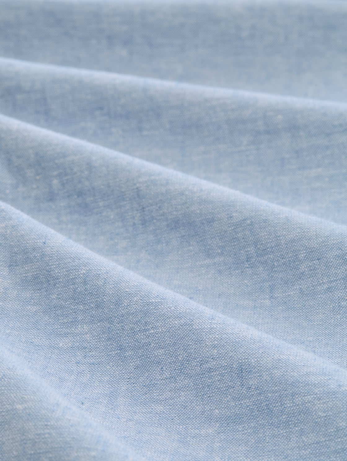 TTREGULAR Chino Hose mit Leinenanteil - bleeched blue chambray - Material-Ansicht