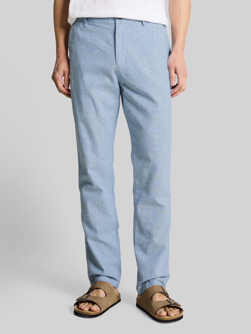 TTREGULAR Chino Hose mit Leinenanteil von Men, bleeched blue chambray