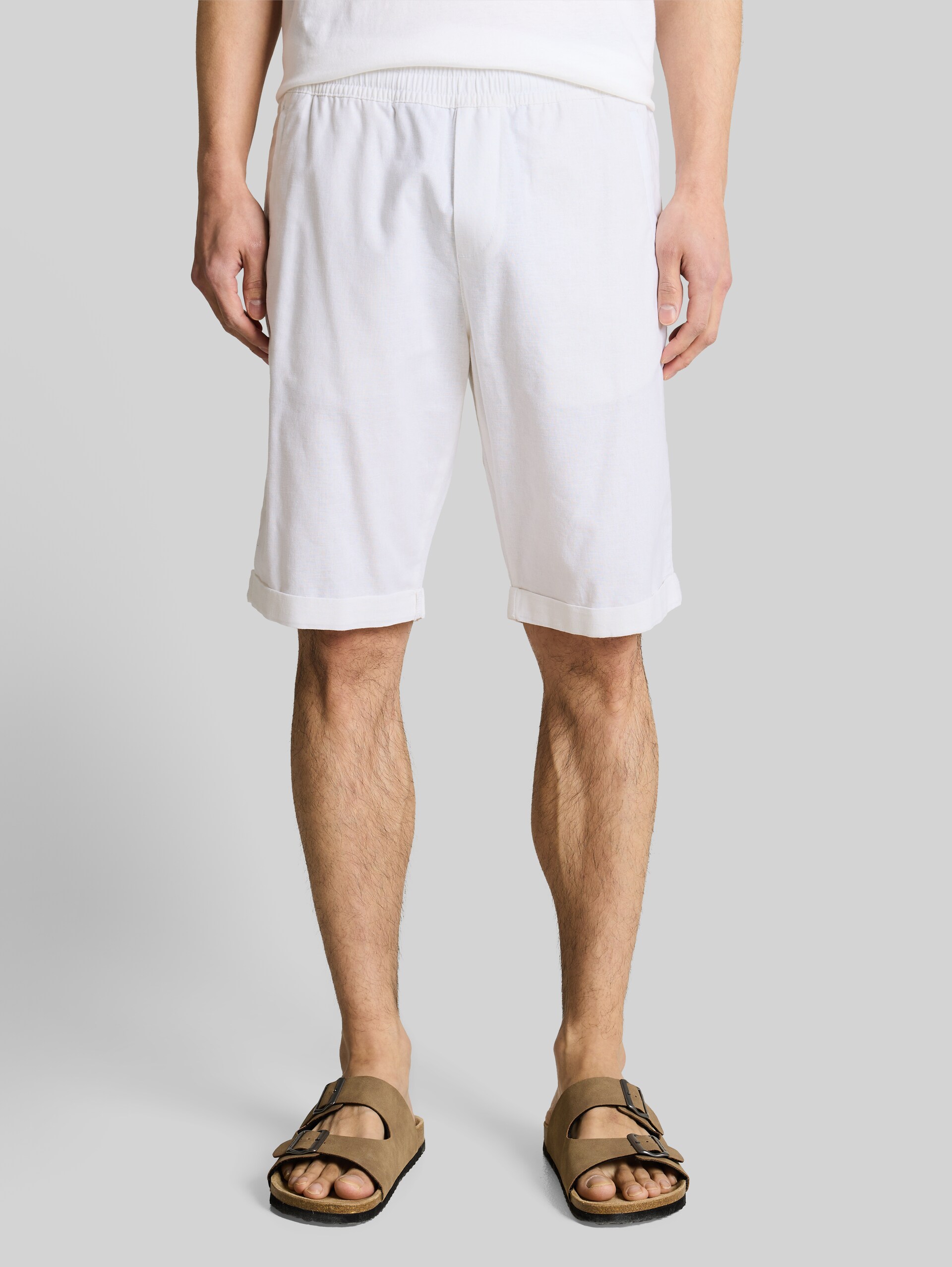TTREGULAR shorts with linen blend - White - Neckline model front view