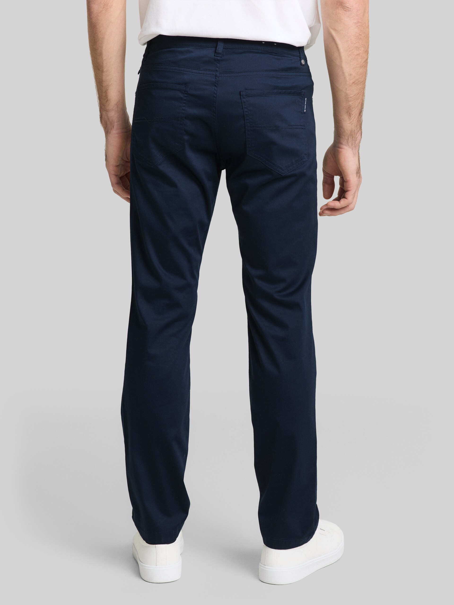TTJOSH REGULAR SLIM Trousers - sky captain blue - Neckline model-back view