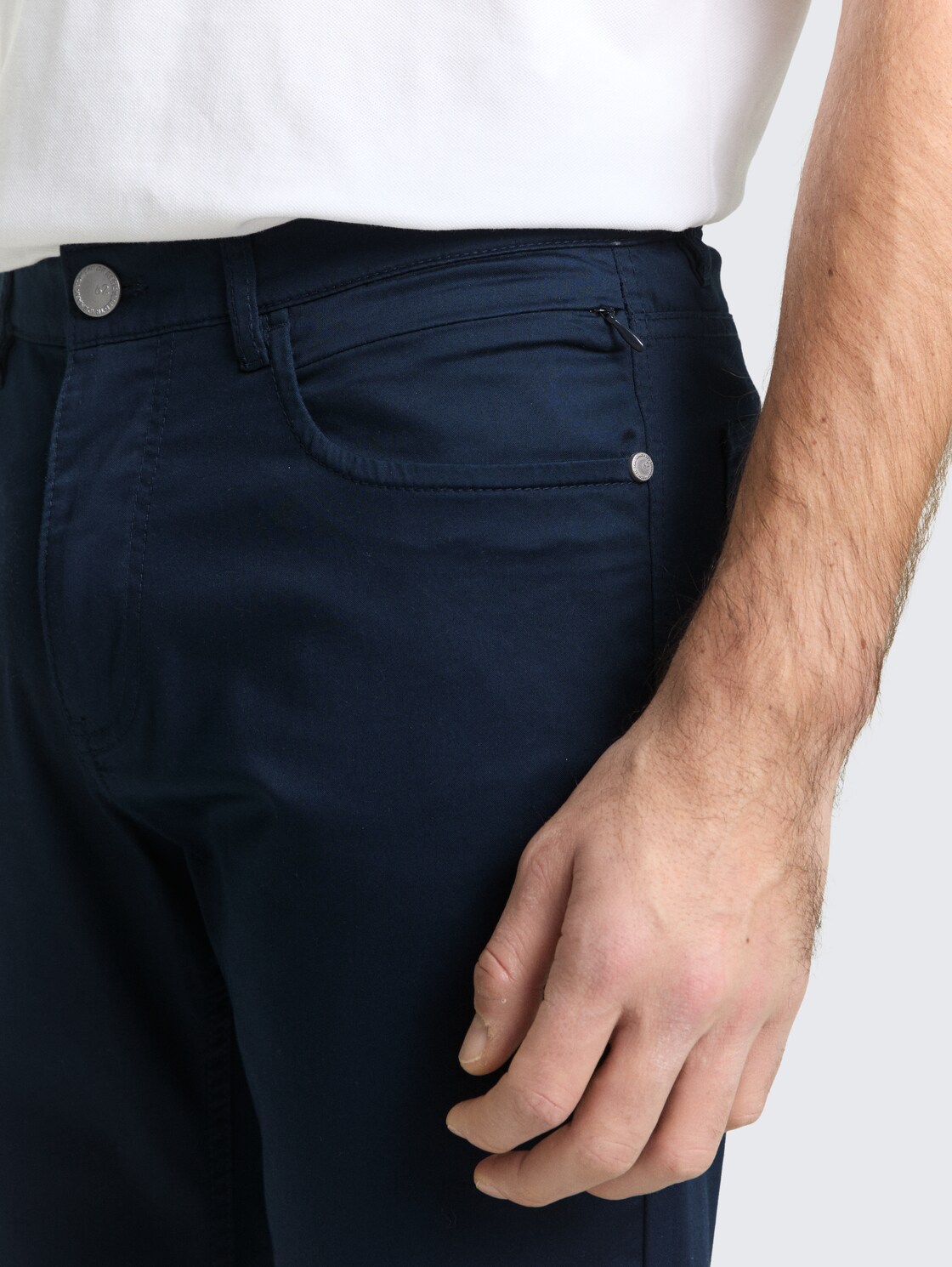 TTJOSH REGULAR SLIM Hose - sky captain blue - Detail-Model-Ansicht