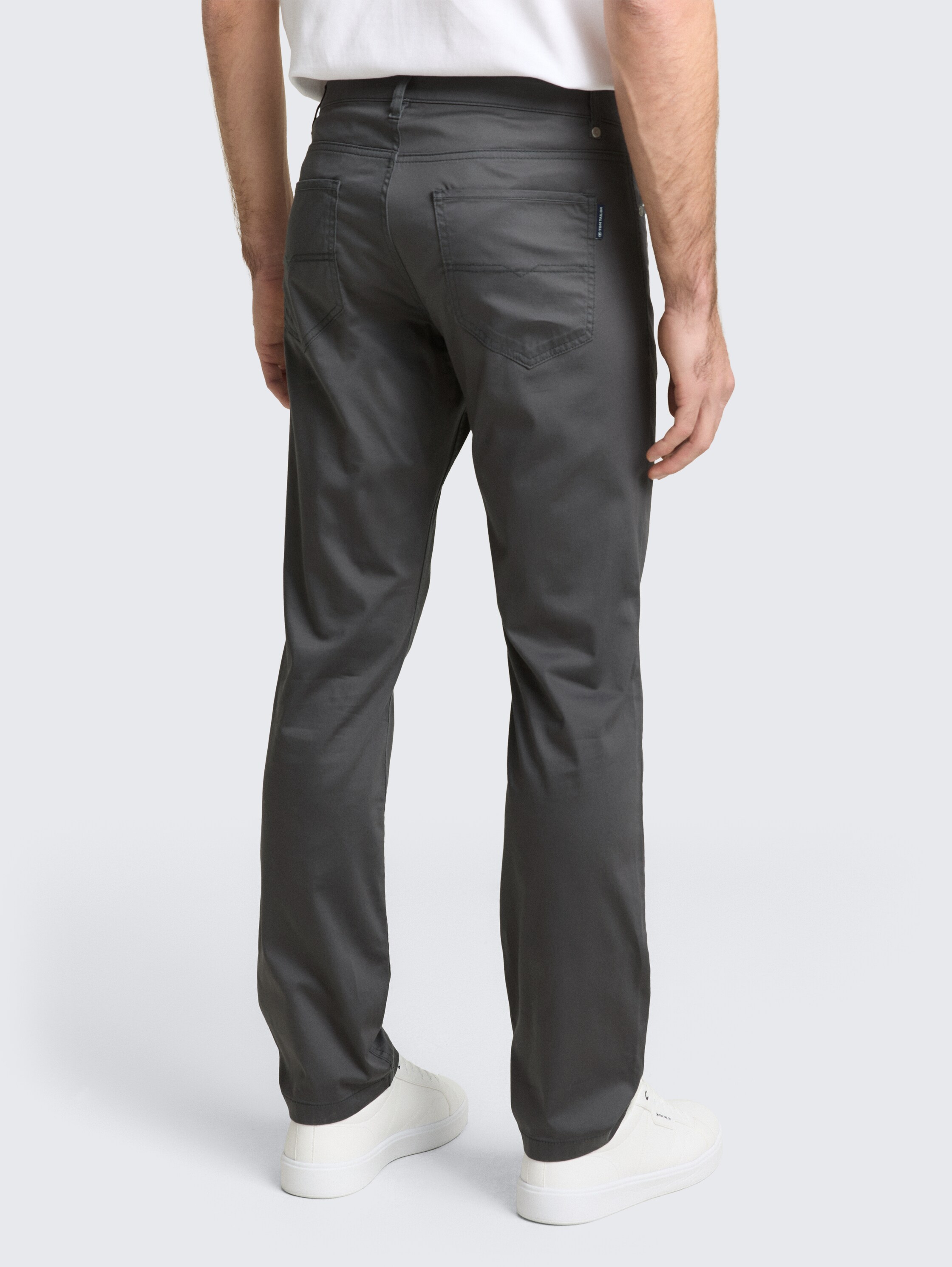 TTJOSH REGULAR SLIM Hose - Tarmac Grey - Auschnitt Model-Rückansicht
