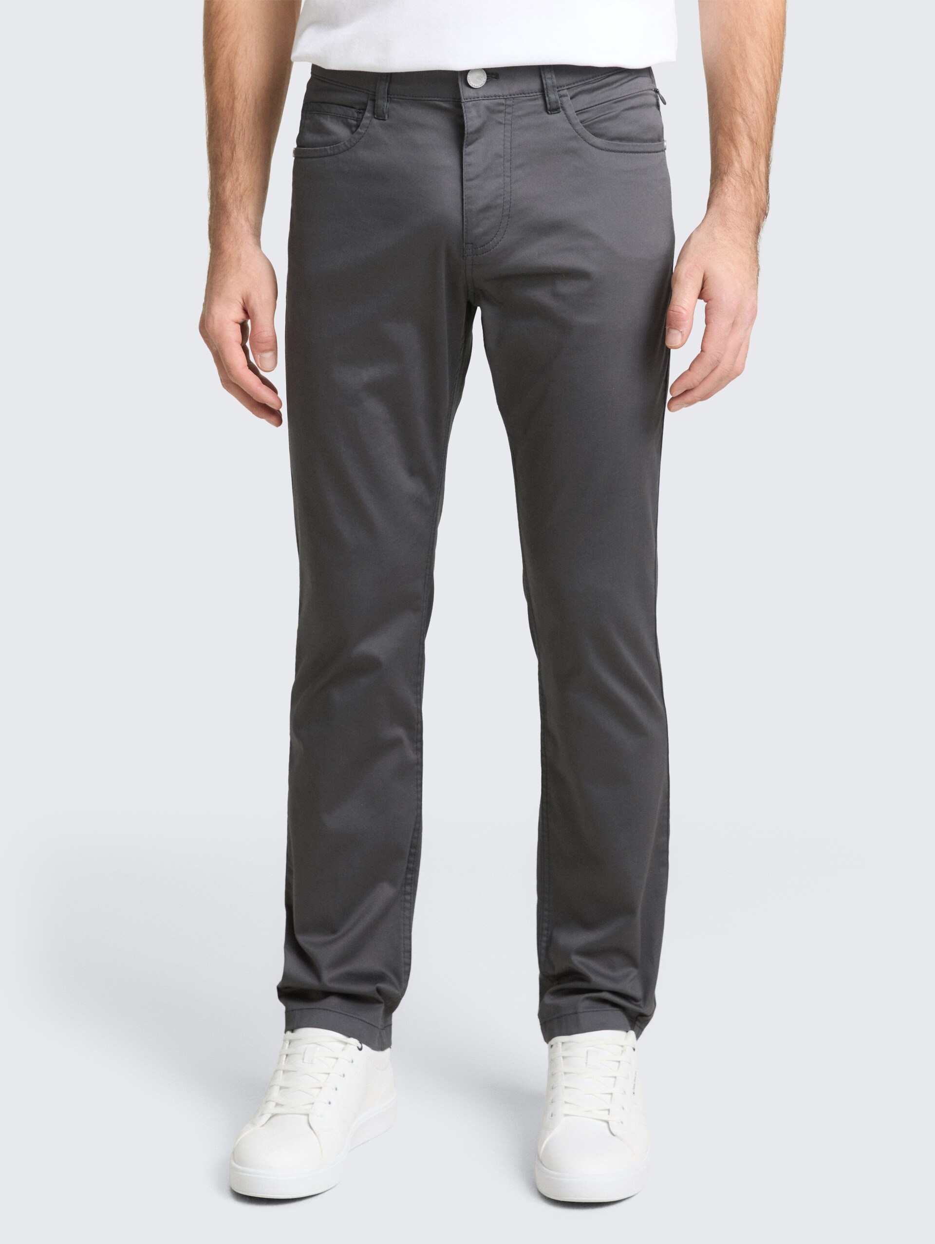 TTJOSH REGULAR SLIM Hose - Tarmac Grey - Ausschnitt Model-Vorderansicht