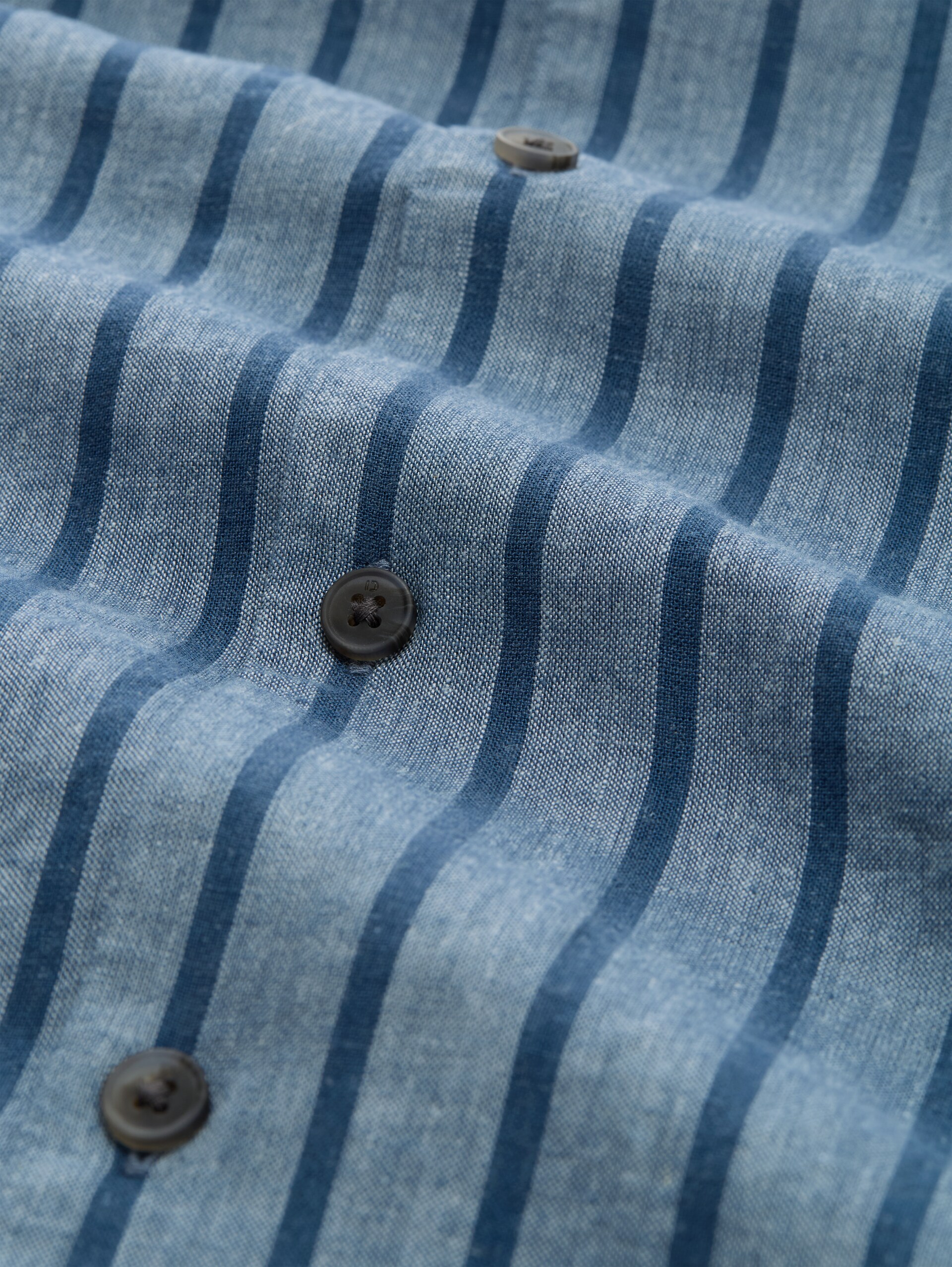 Relaxed Fit Resort-overhemd met linnenaandeel - nighttime blue stripe - Materiaalweergave