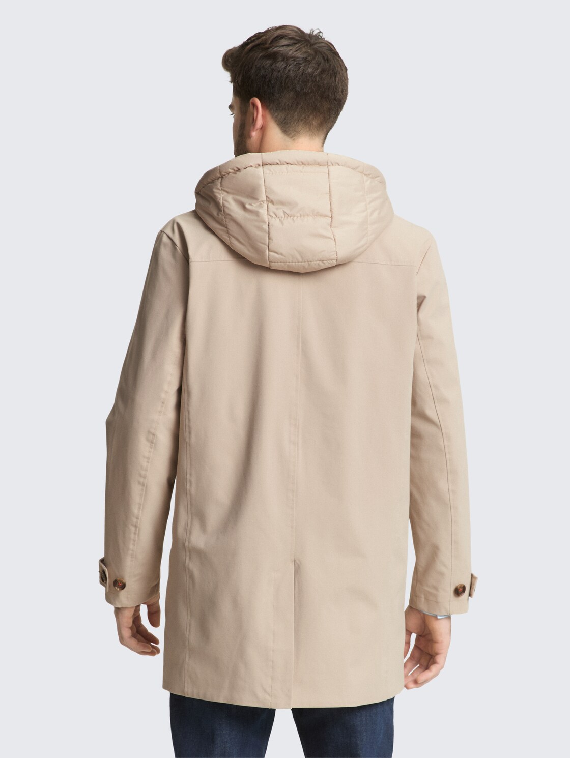 2-in-1 Mantel mit herausnehmbarem Einsatz - Cashew Beige - Model-Rückansicht