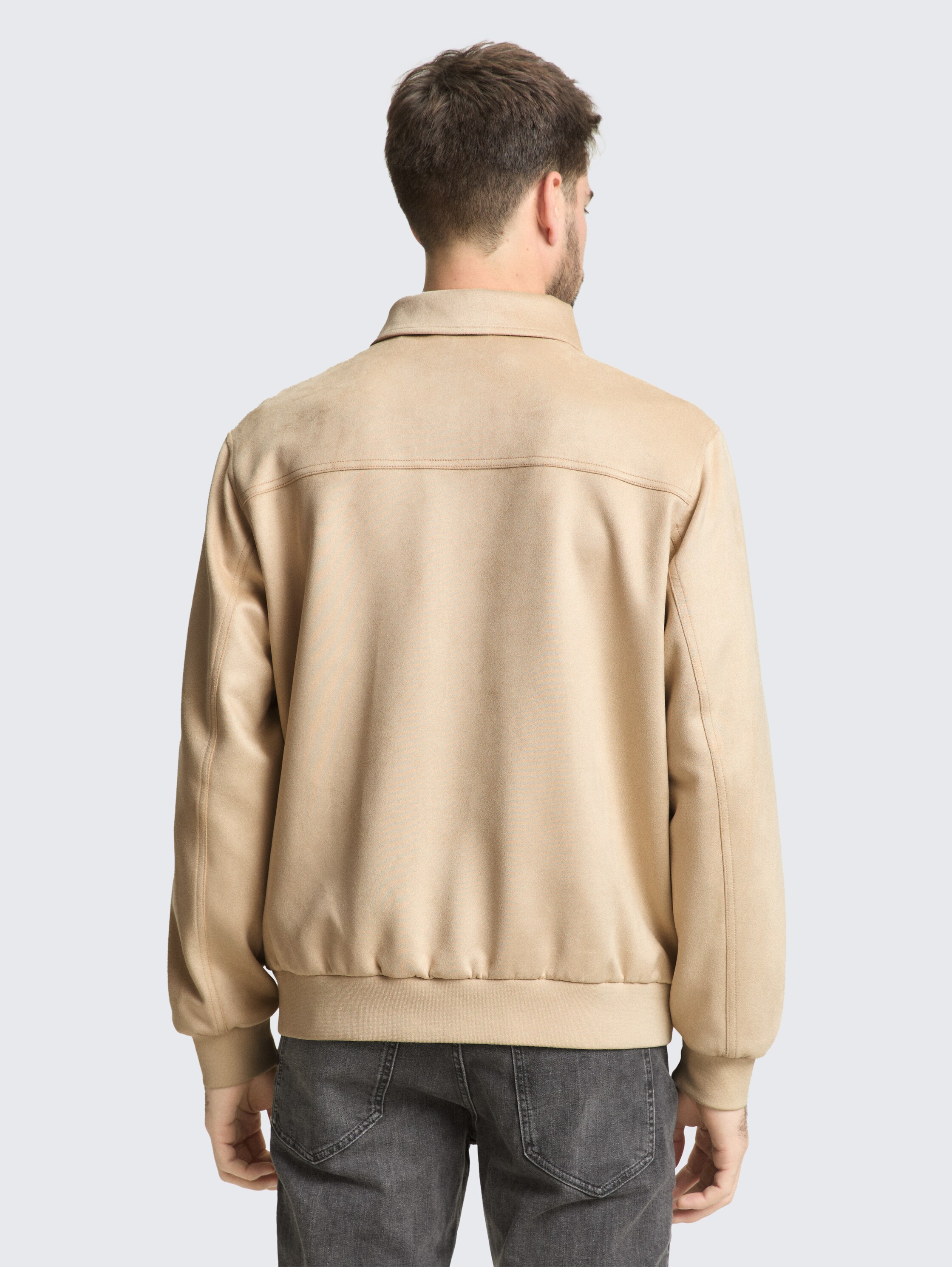 Jacke in Wildleder-Optik - Cashew Beige - Model-Rückansicht