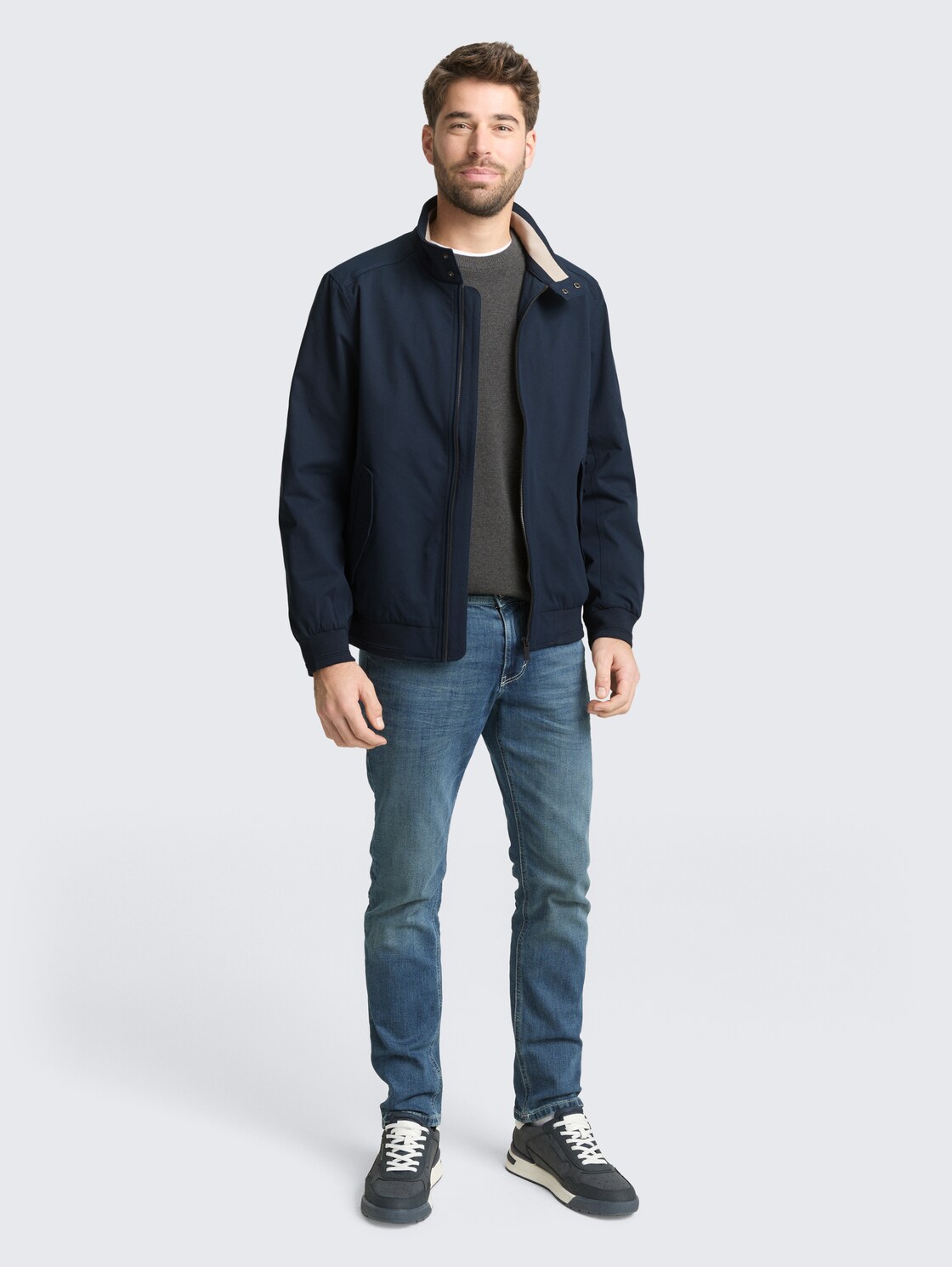 Harrington Jacke aus wasserabweisendem Material - sky captain blue - seitliche Model-Ansicht