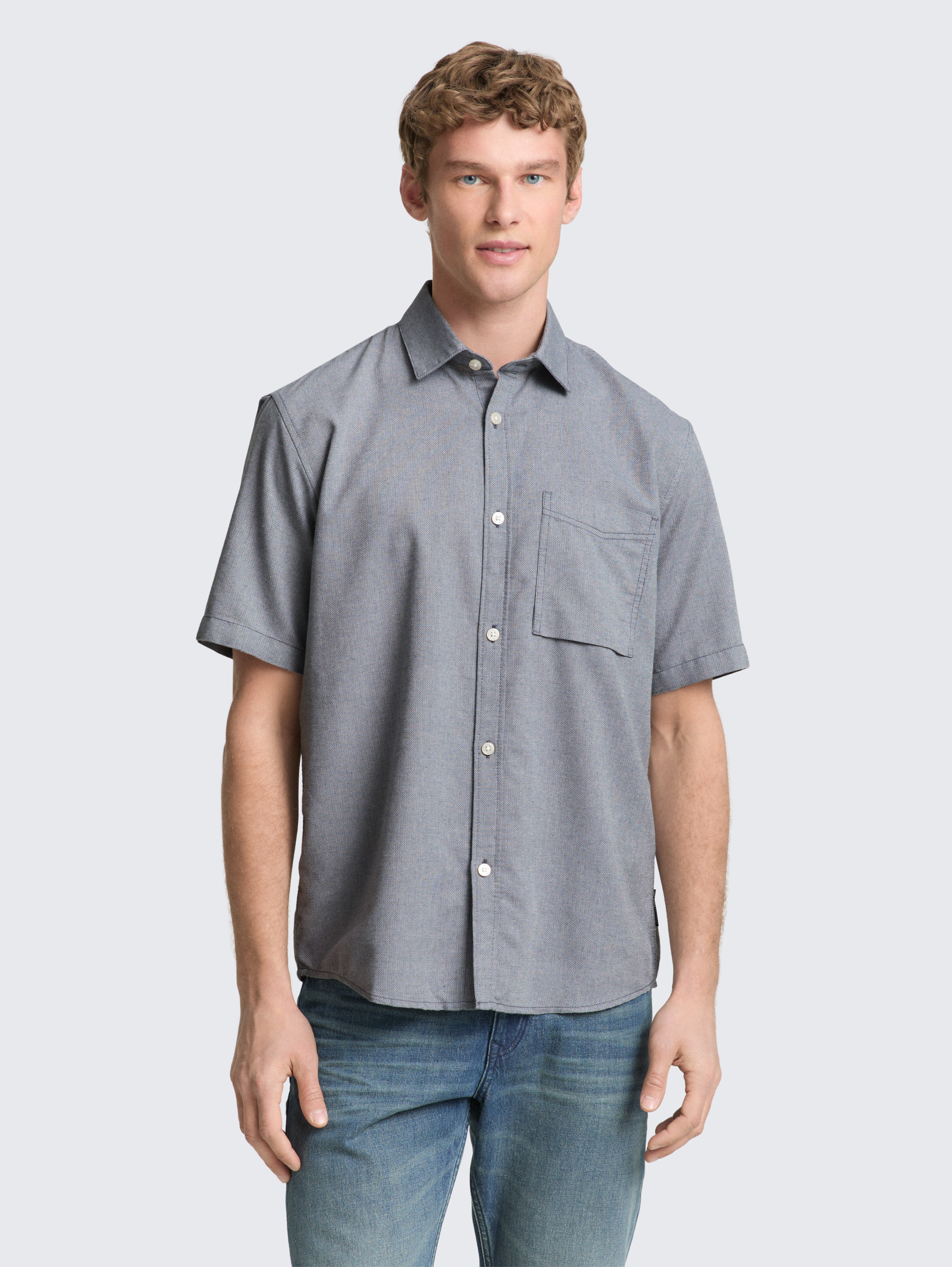 Relaxed Fit Kurzarmhemd mit Brusttasche von Denim Male, urban medium grey structure