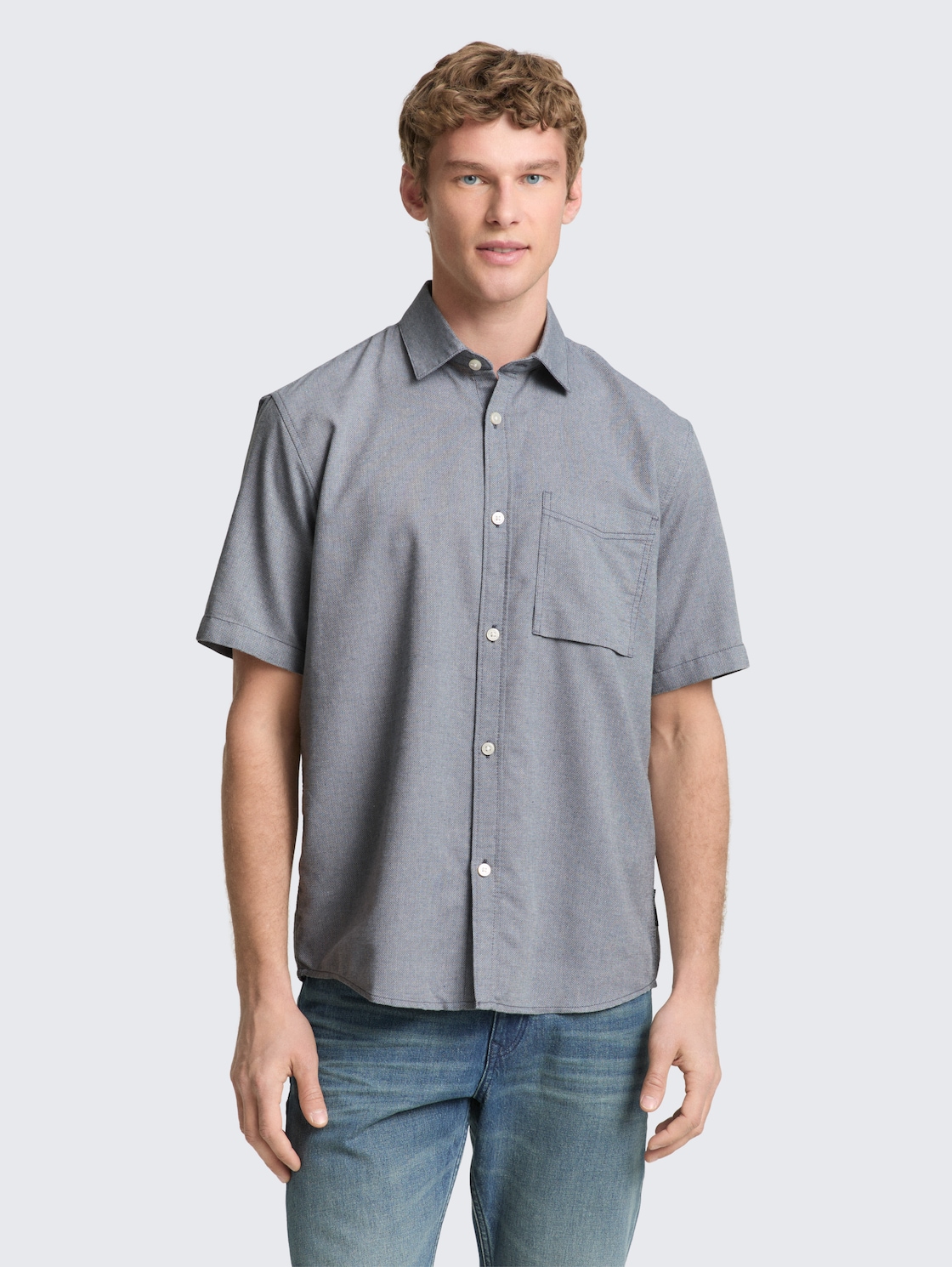 Relaxed Fit Kurzarmhemd mit Brusttasche - urban medium grey structure - Ausschnitt Model-Vorderansicht