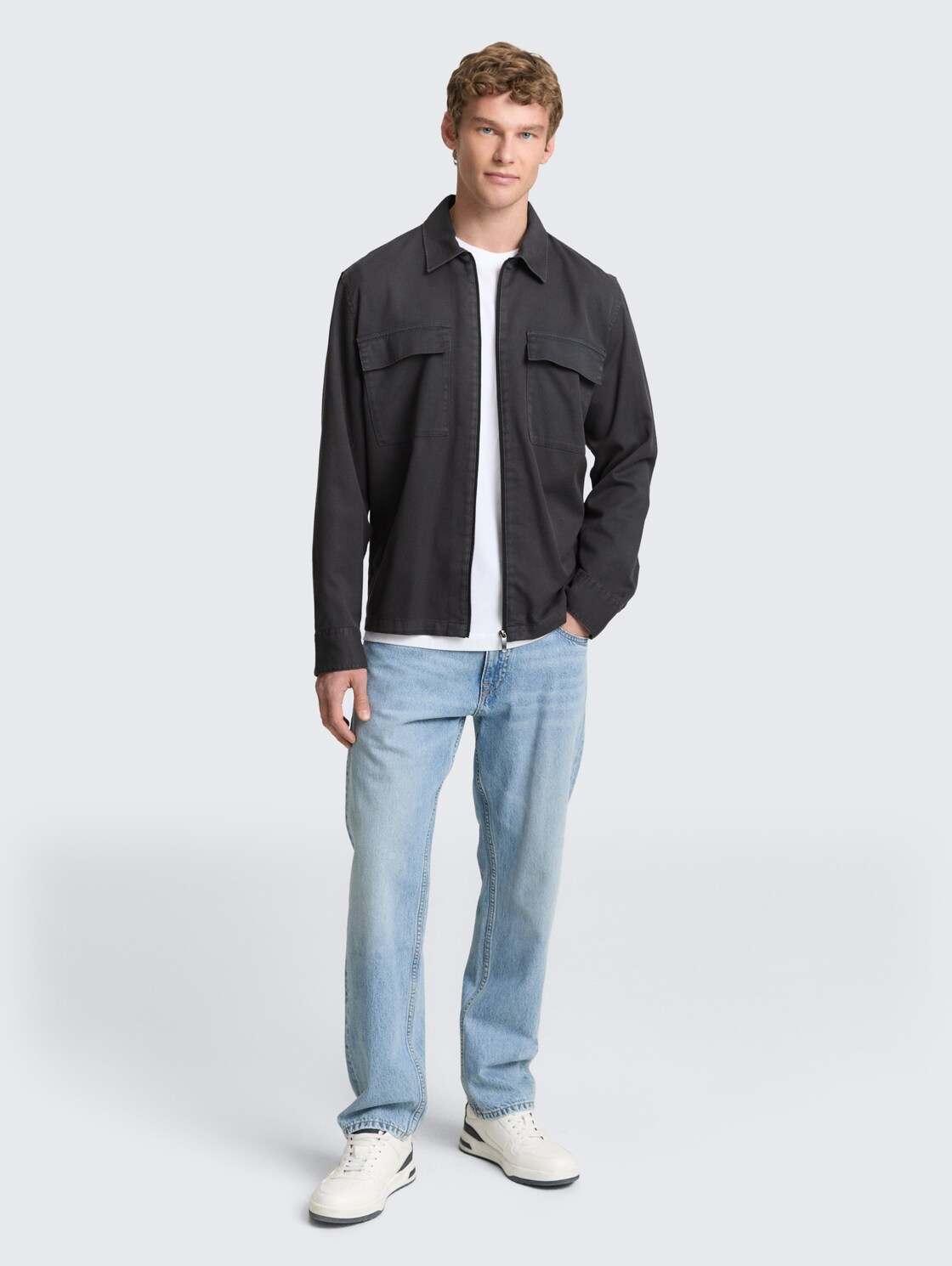 Overshirt mit Reißverschluss - urban medium grey - Model-Vorderansicht