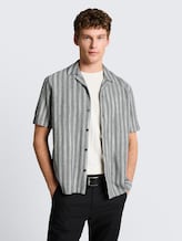 Resorthemd met relaxte pasvorm en linnenmix - black greyish stripe - Nek model vooraanzicht