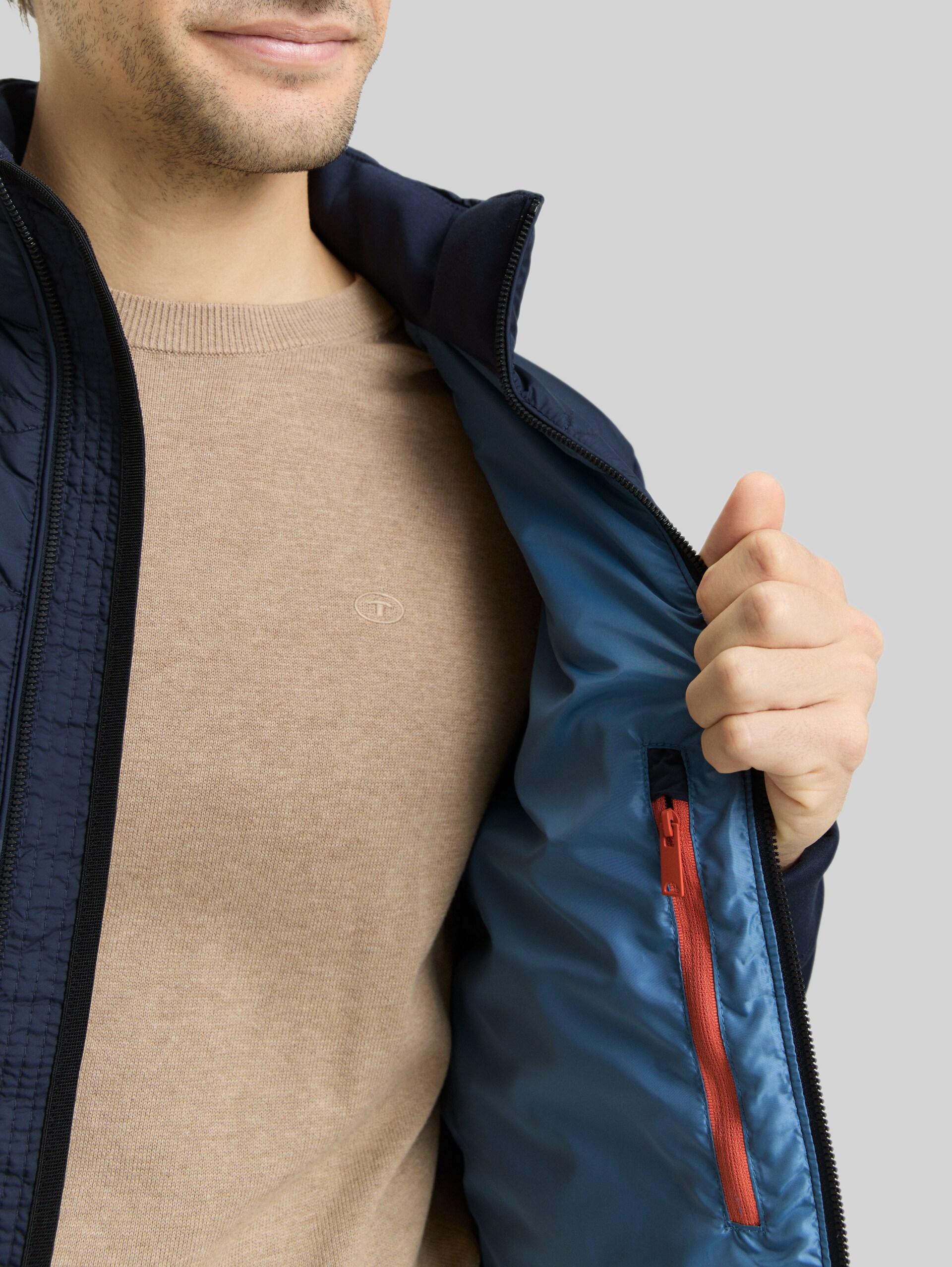 Lightweight hybrid jacket with stand-up collar - sky captain blue - Detail model view