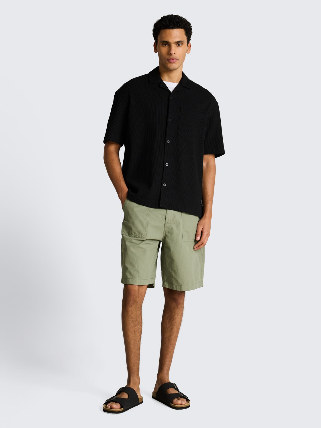 TTLOOSE Carpenter-Shorts - Sea Spray - Model-Vorderansicht