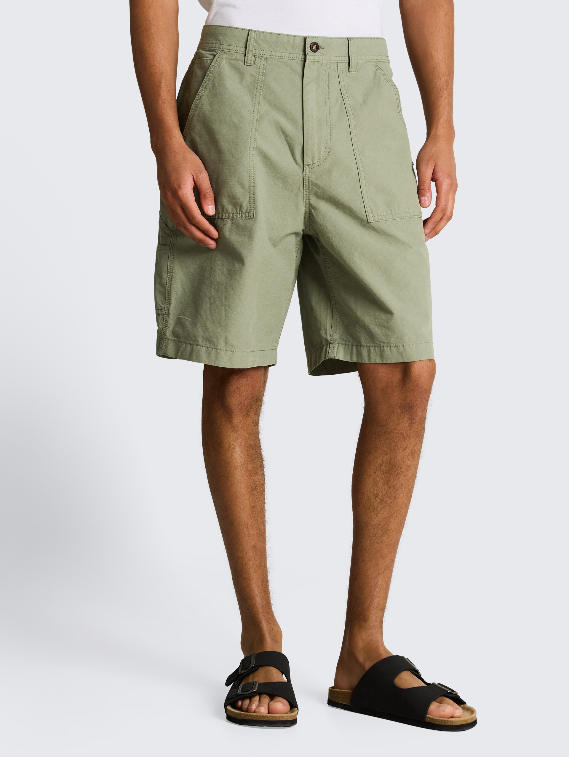 TTLOOSE Carpenter-Shorts - Sea Spray - Ausschnitt Model-Vorderansicht