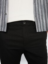 TTTAPERED Relaxed Chino Hose mit Leinenanteil - Black - Detail-Model-Ansicht