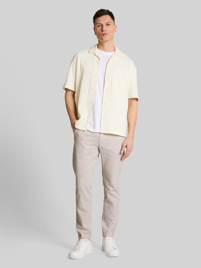 Pantalon chino relax TTTAPERED avec une part de lin par Denim Male, muted grey chambray