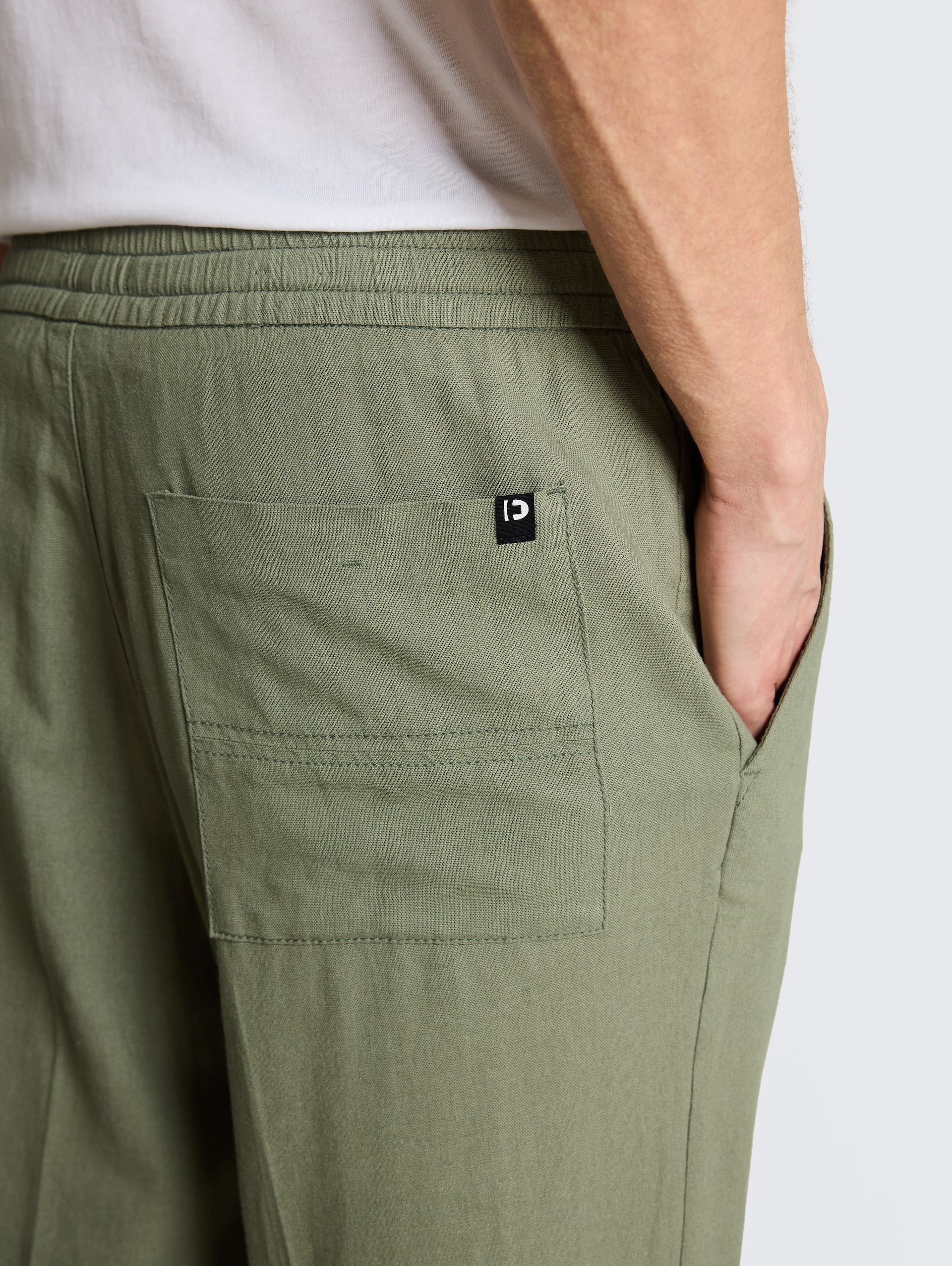 TTLOOSE Hose mit Leinenanteil - Sea Spray - Detail-Model-Ansicht