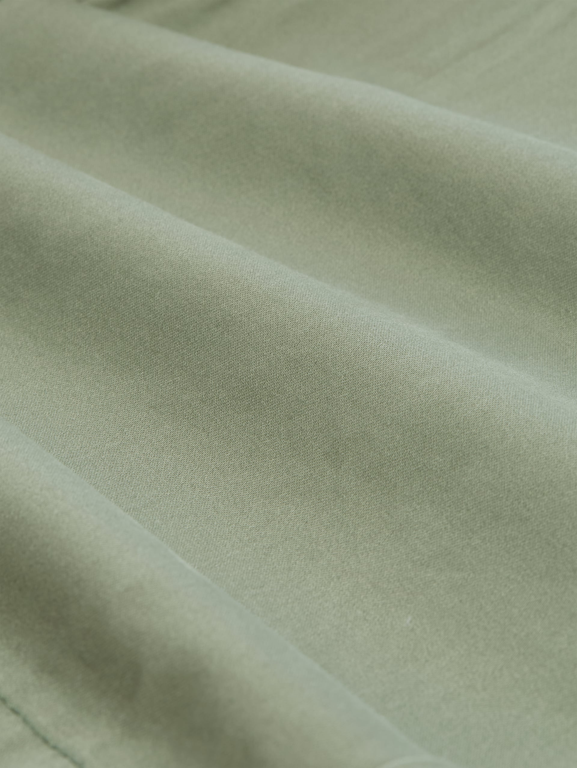 TTREGULAR Chino Shorts mit Gürtel - Sea Spray - Material-Ansicht