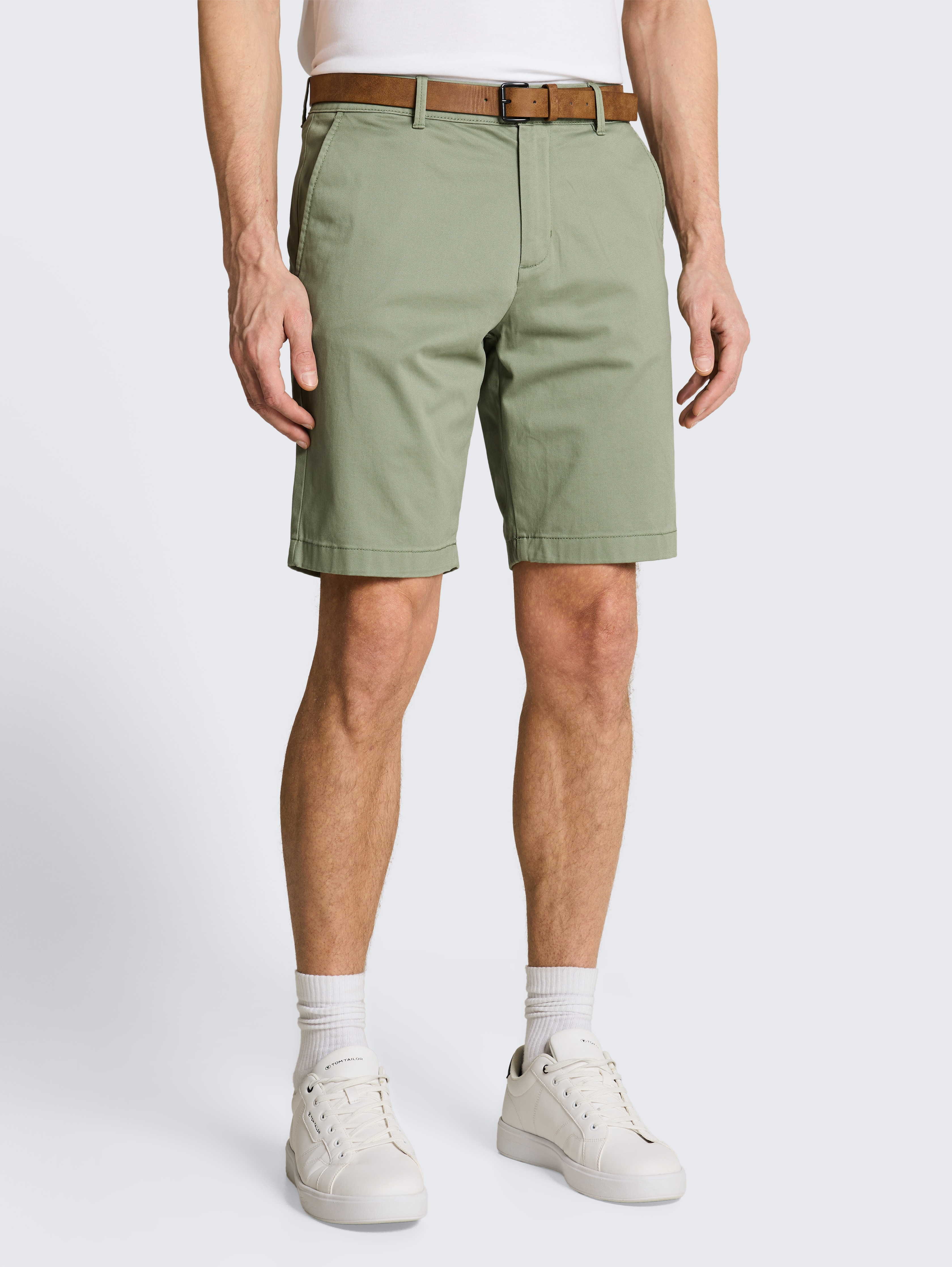 TTREGULAR Chino Shorts mit Gürtel von Denim Male, Sea Spray