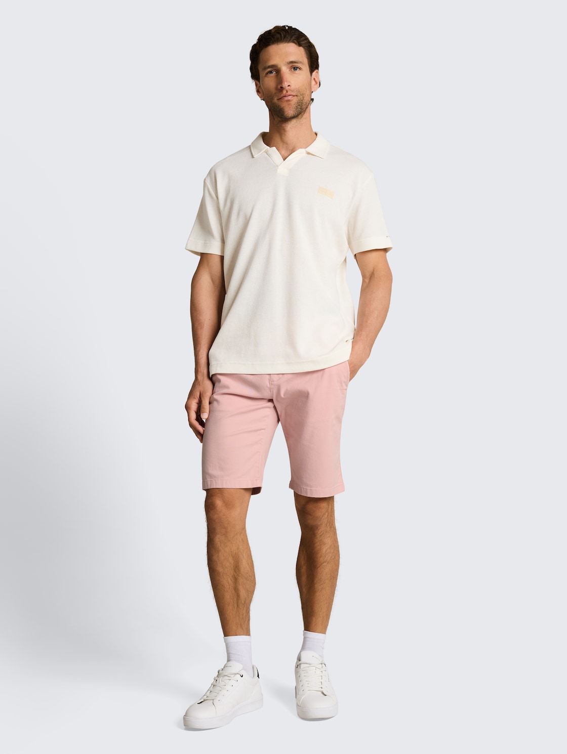 TTSLIM Chino Shorts - Twinkle Pink - Model-Vorderansicht