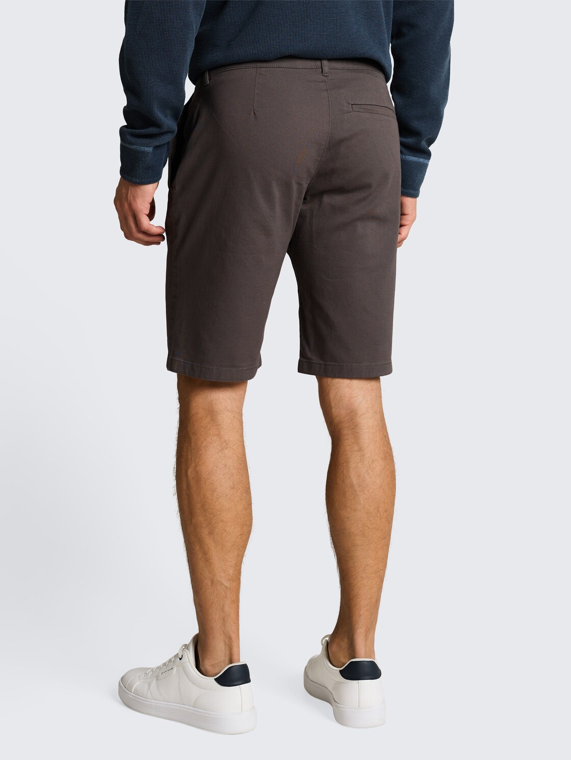 TTSLIM Chino Shorts - Tarmac Grey - Neckline model-back view