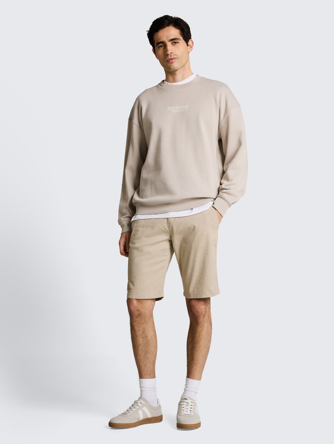TTSLIM Chino Shorts - Cashew Beige - Model-Vorderansicht