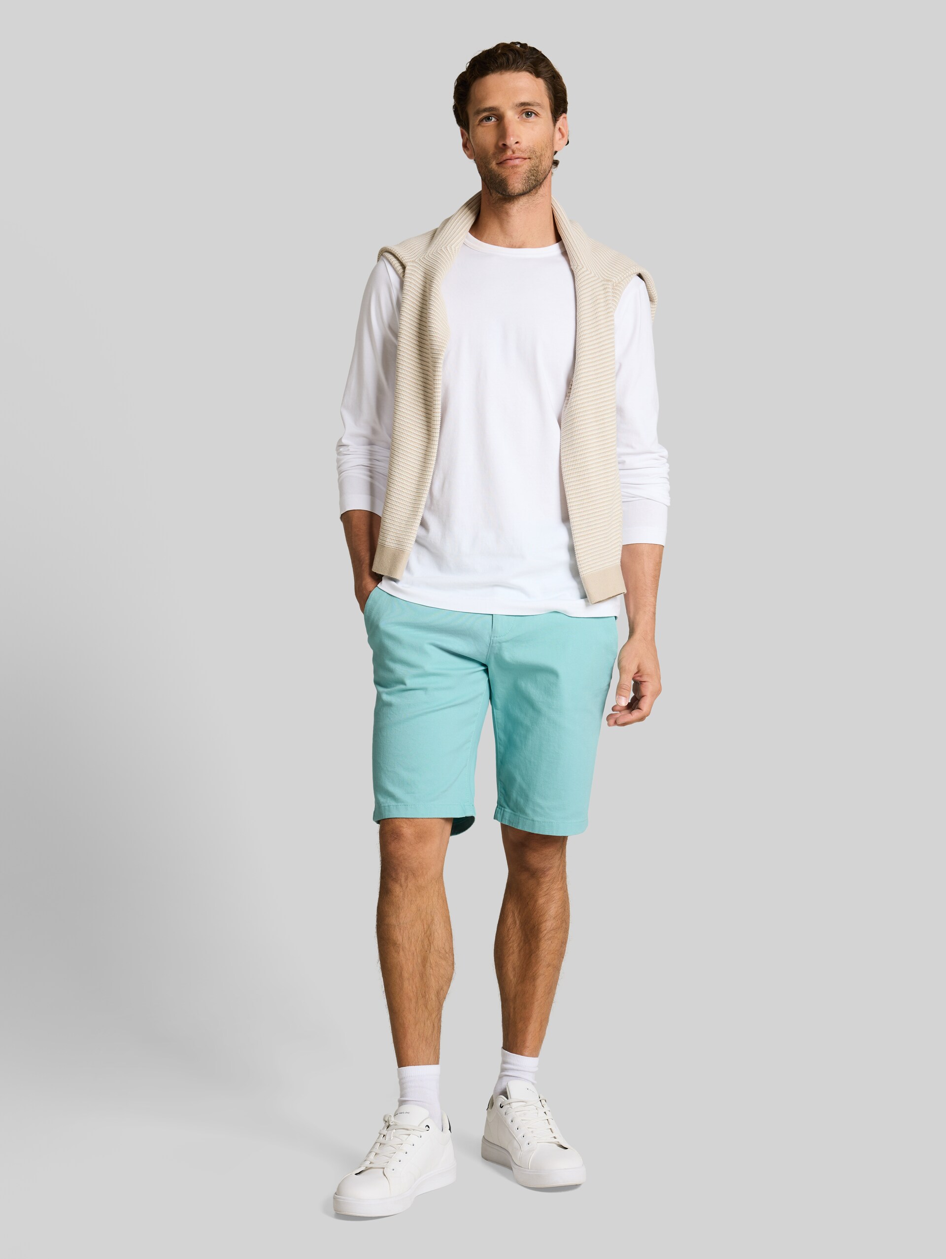TTSLIM Chino Shorts - river teal - Model front view