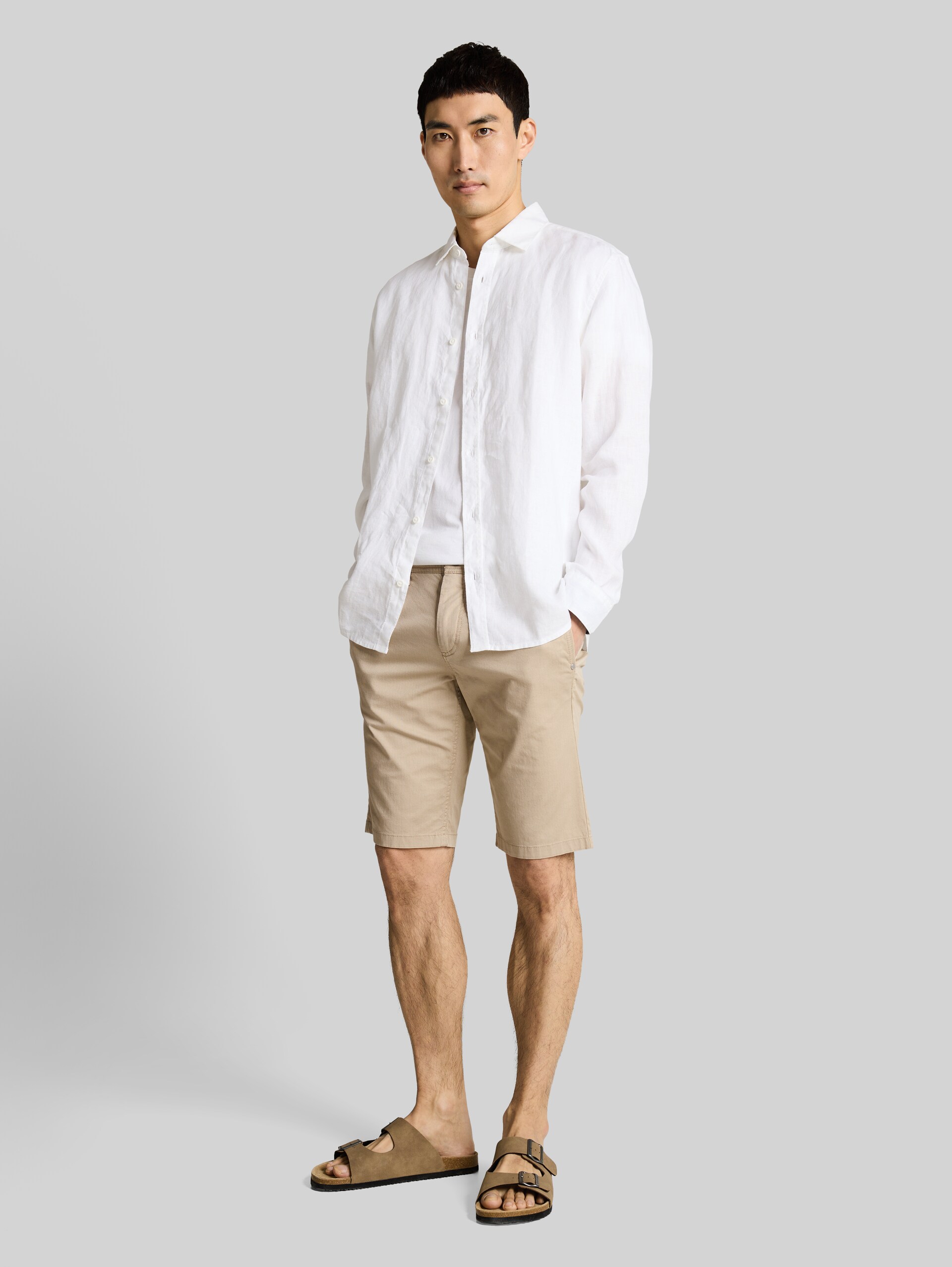 TTSLIM Chino Shorts - beige mini geometric print - Model front view