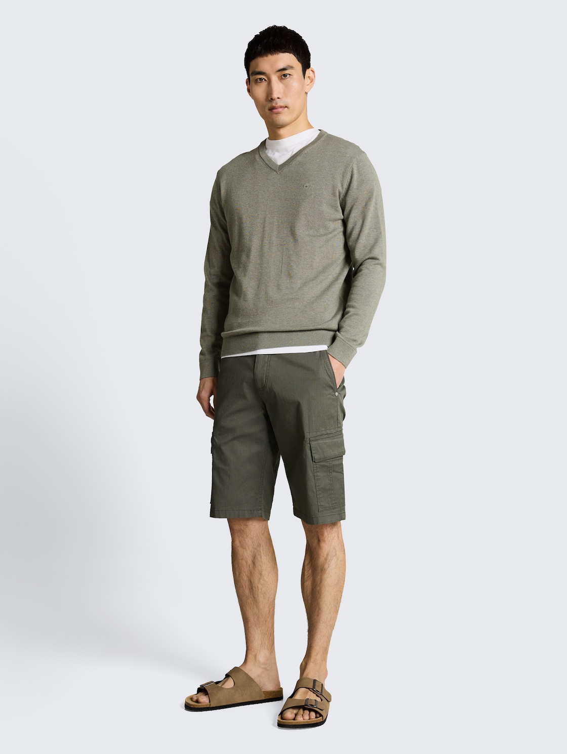 TTSLIM Cargo Shorts - khaki mini geometric print - Model-Vorderansicht