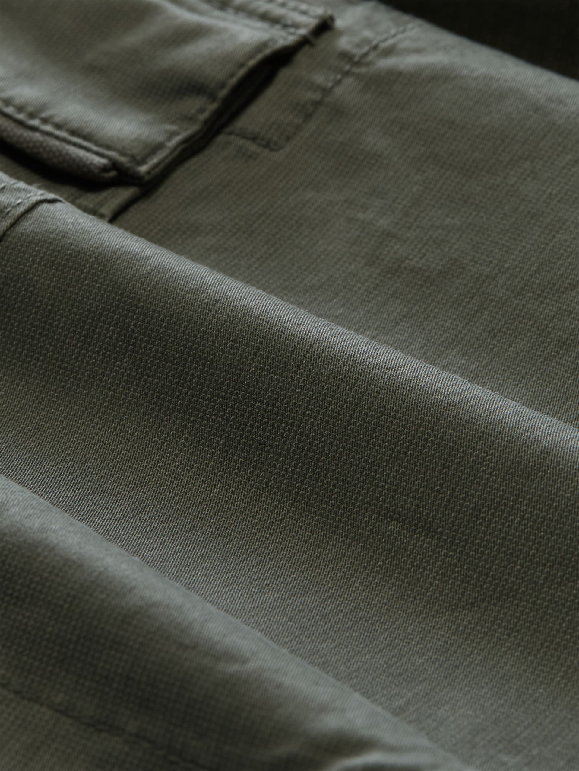 Short cargo TTSLIM - khaki mini geometric print - Vue de la matière