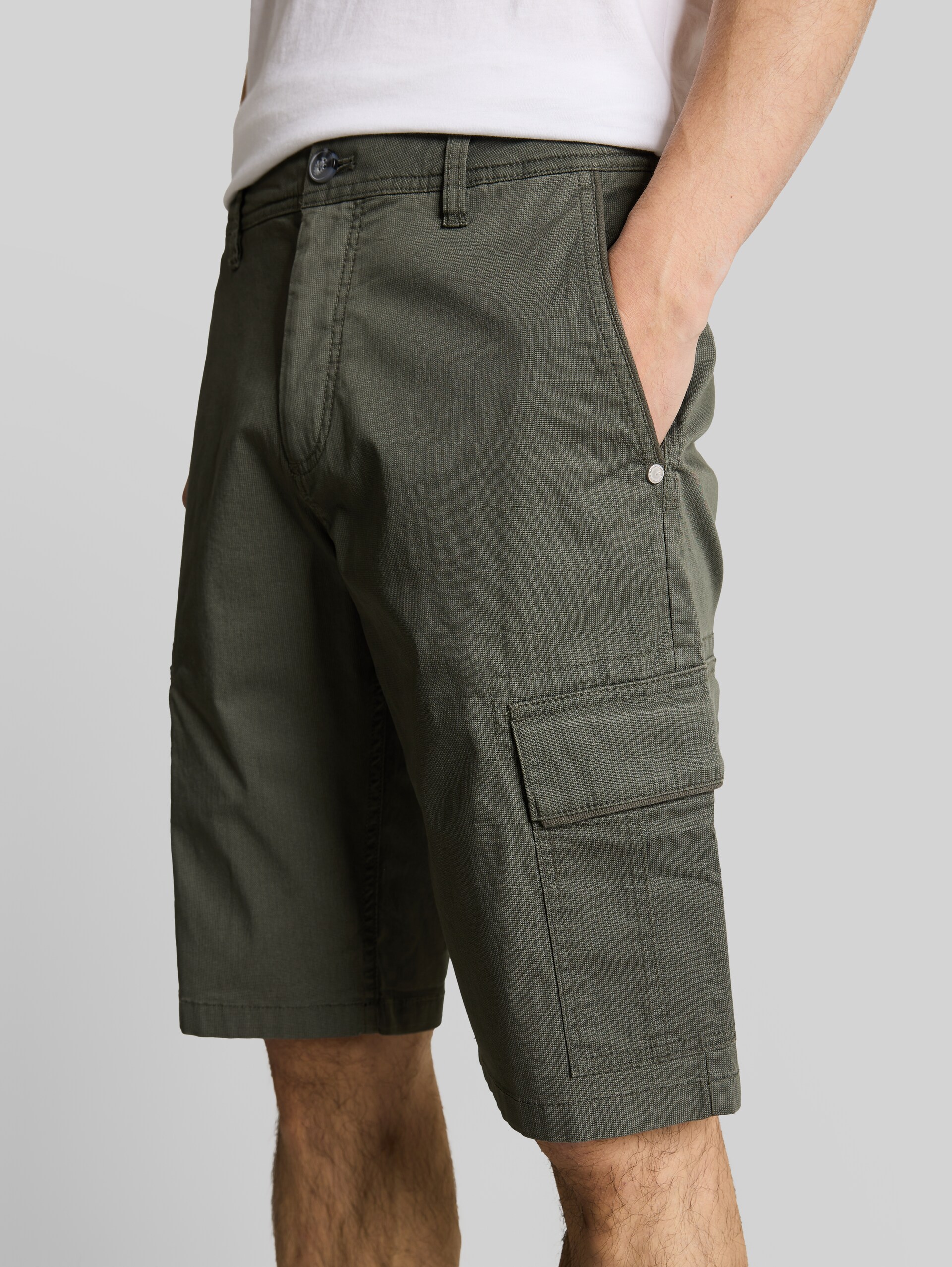Short cargo TTSLIM - khaki mini geometric print - Vue détaillée du modèle