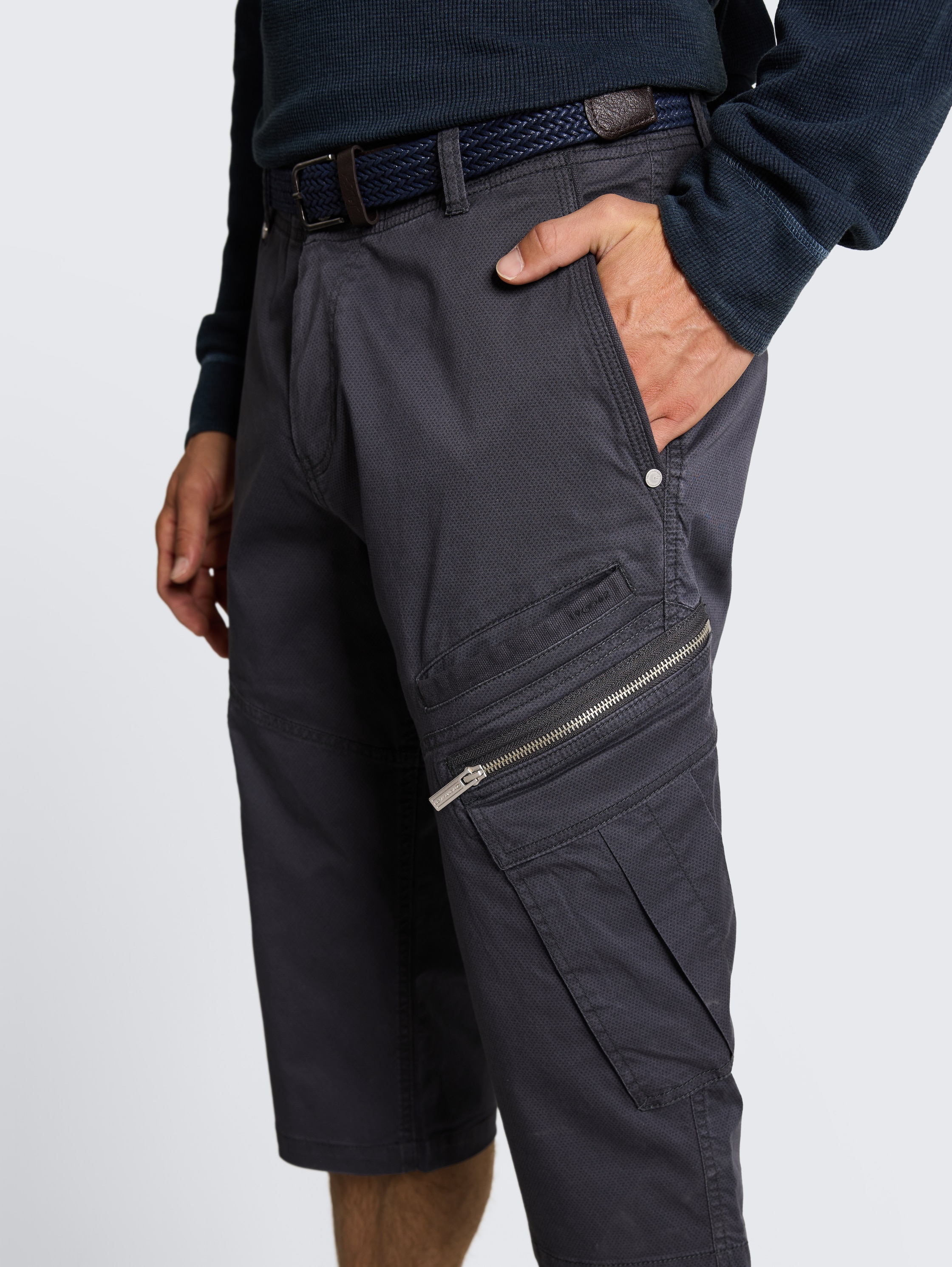 TTMAX REGULAR Over-the-knee shorts with belt - grey_mini_weave_print - 