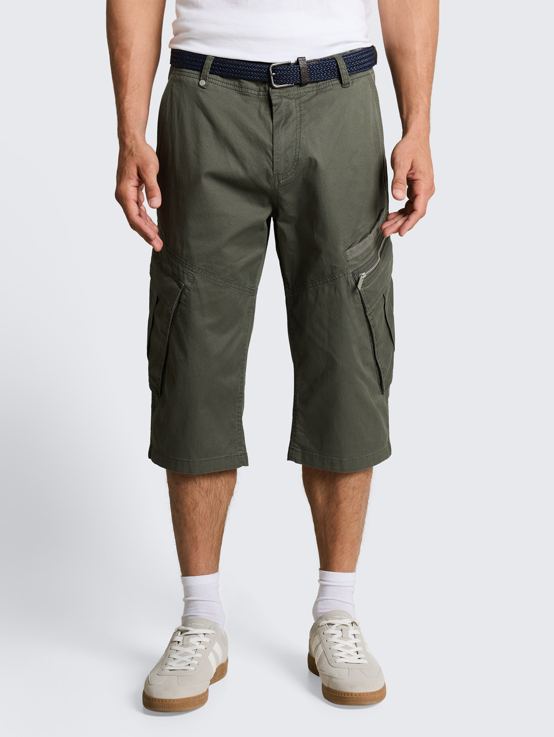 TTMAX REGULAR Overknee Shorts mit Gürtel - khaki mini weave print - Ausschnitt Model-Vorderansicht