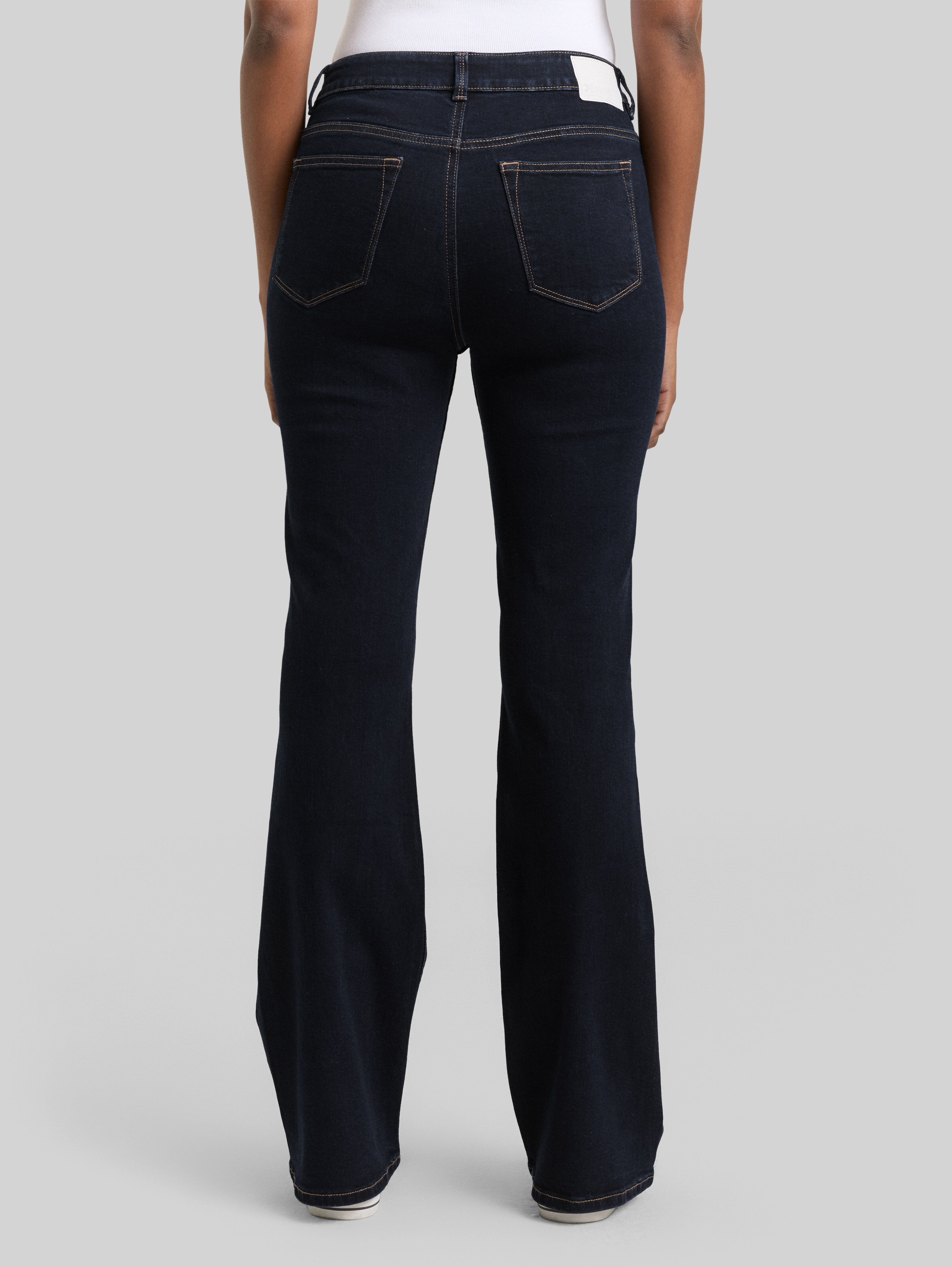 Flared & Bootcut Jeans for Women at TOM TAILOR – Shop online