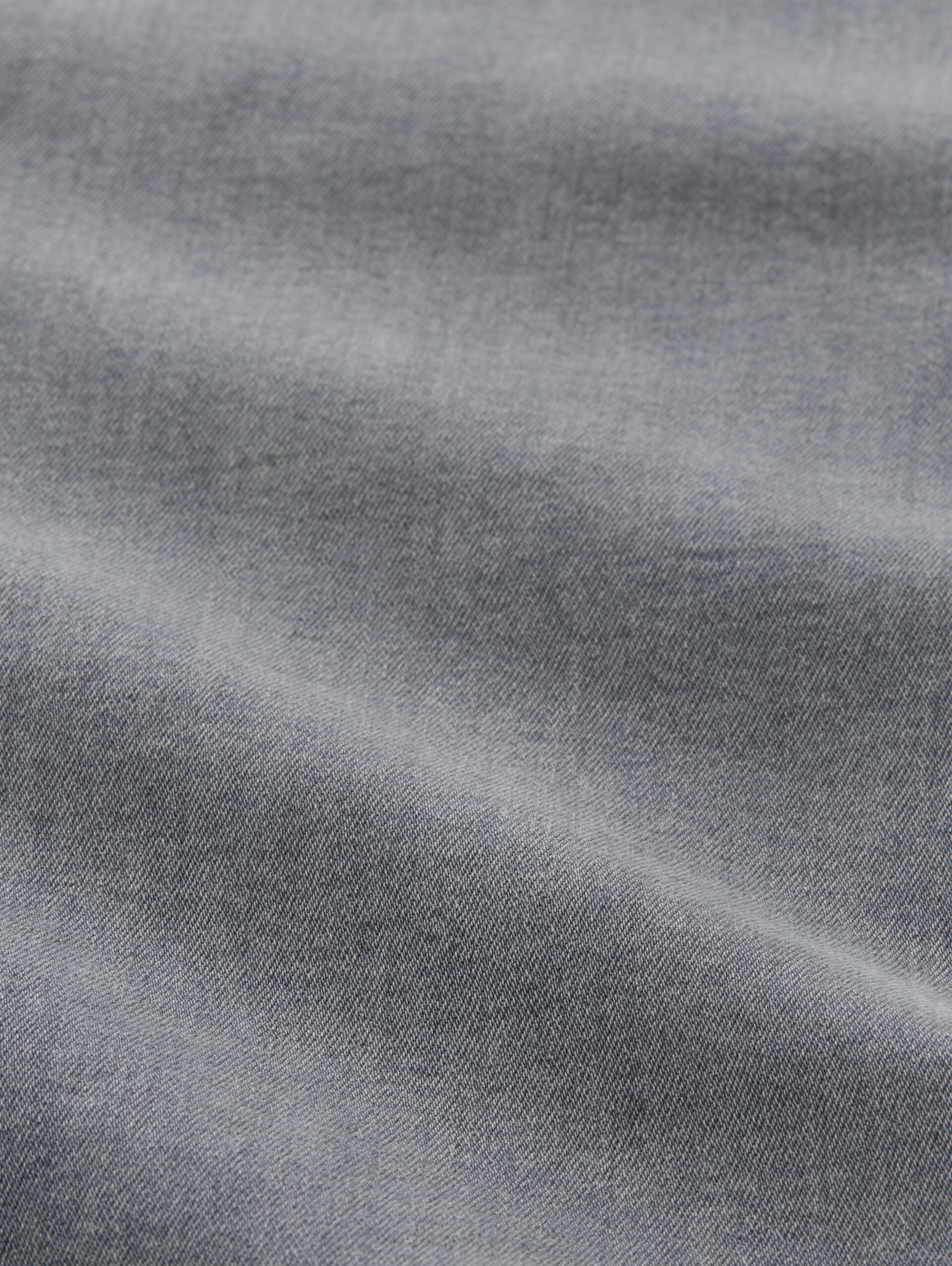TTAVA FLARED Jeans mit aufgesetzten Taschen - clean light stone grey denim - Material-Ansicht