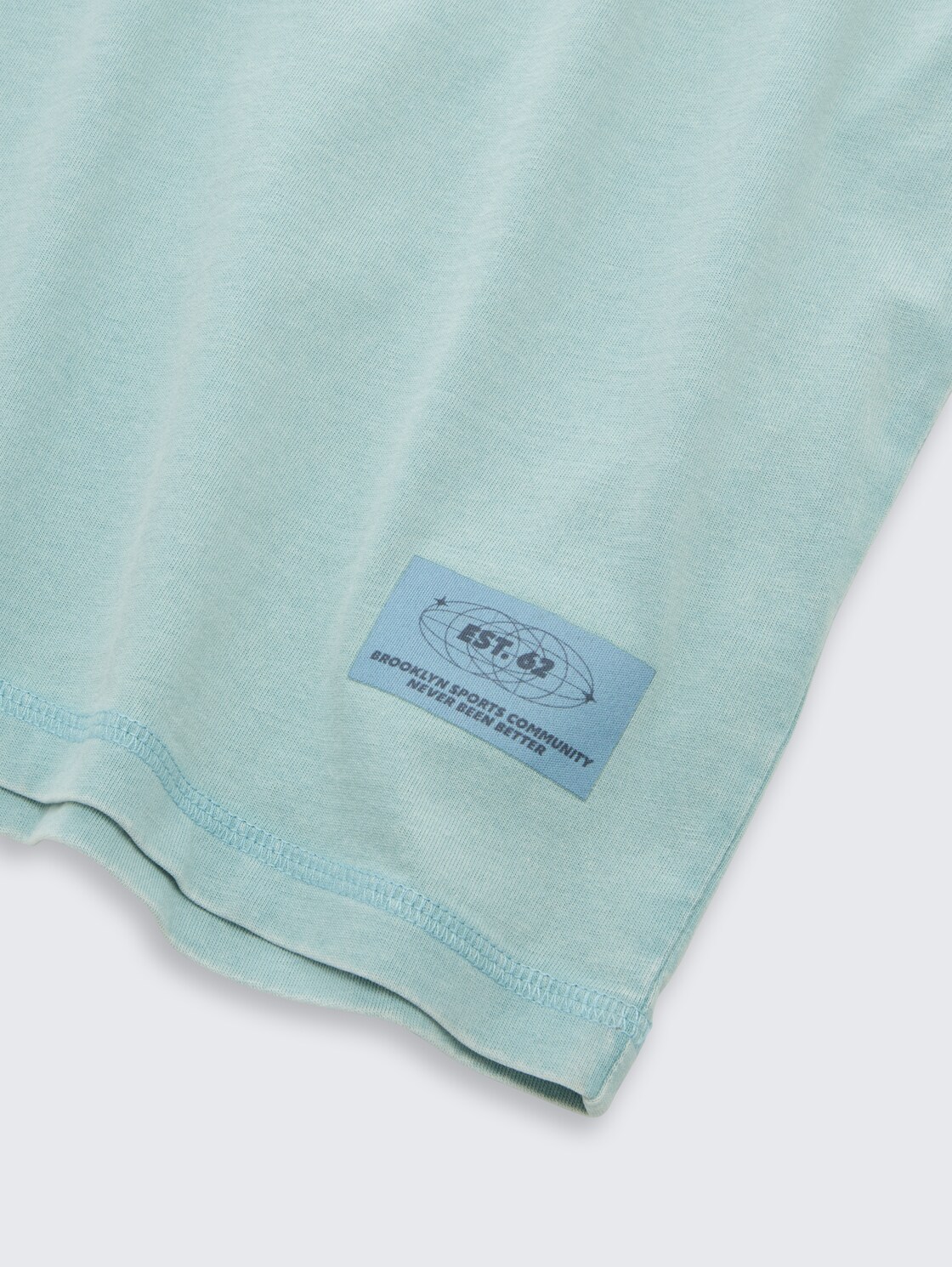 T-Shirt im Vintage-Look - light teal - Detail-Model-Ansicht