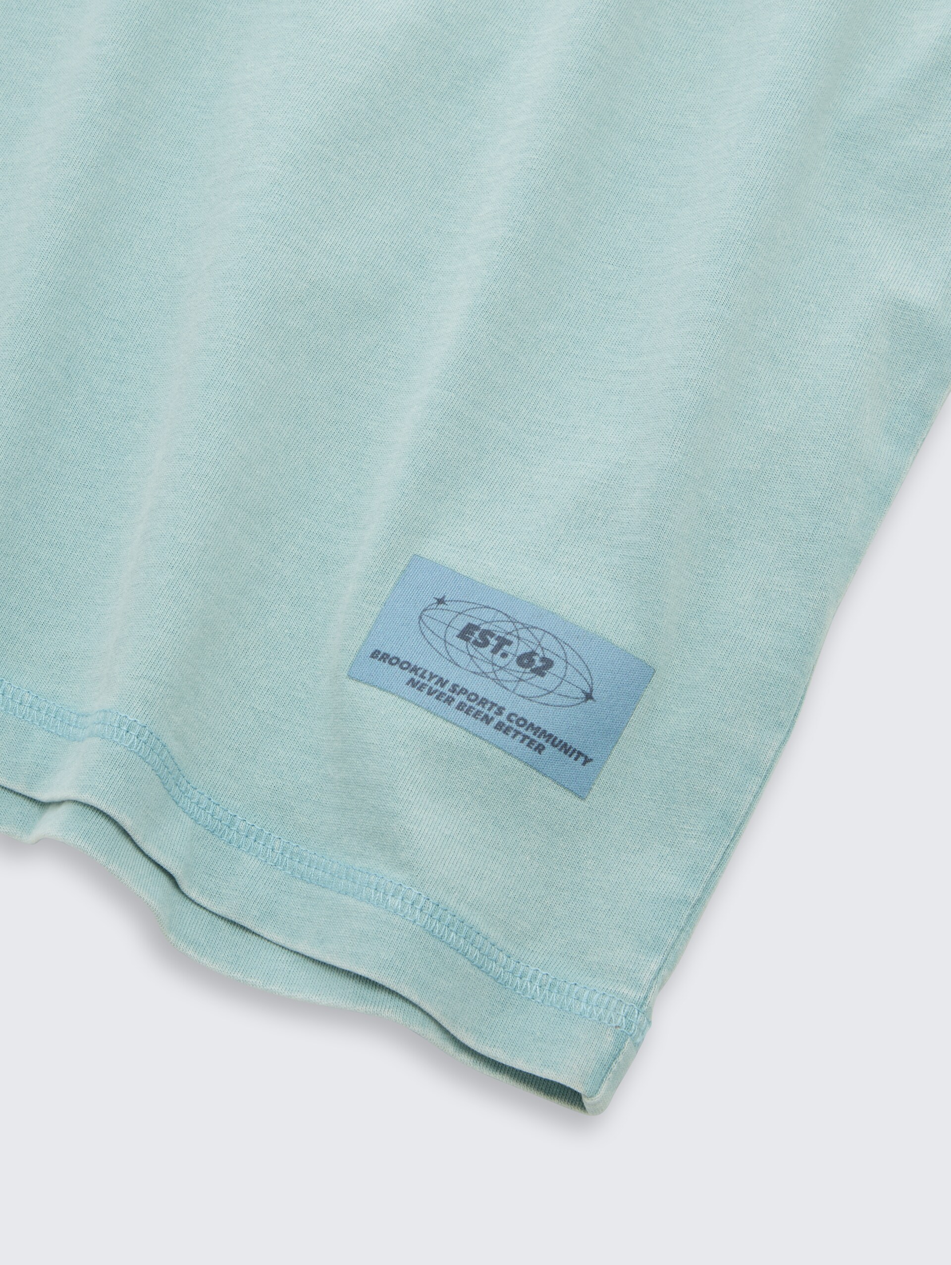 T-Shirt im Vintage-Look - light teal - Detail-Model-Ansicht
