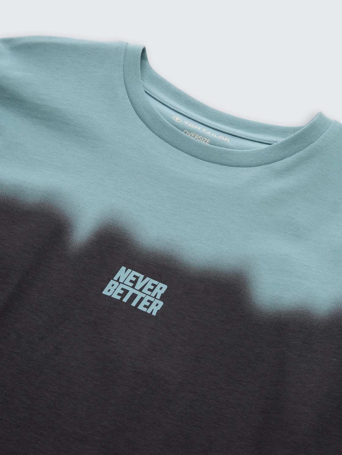 Oversize T-Shirt mit Foto-Print - light teal - Detail-Model-Ansicht