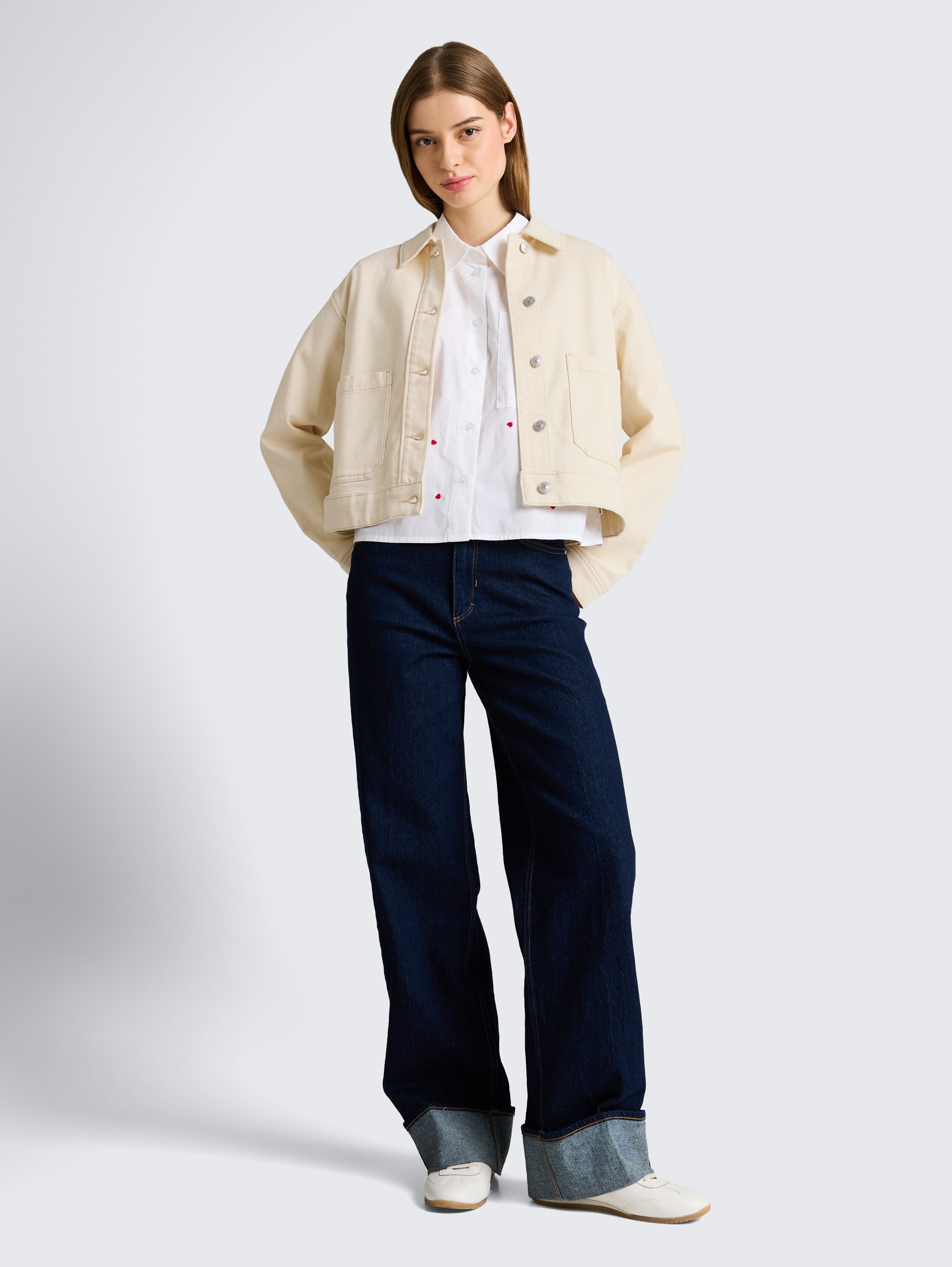 Denim jacket with patch pockets - raw offwhite denim - side model view