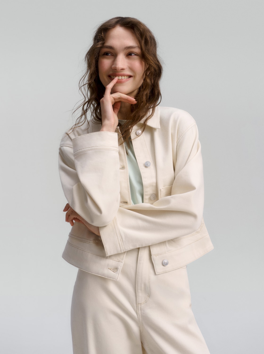 Jeansjacke mit aufgesetzten Taschen - raw offwhite denim