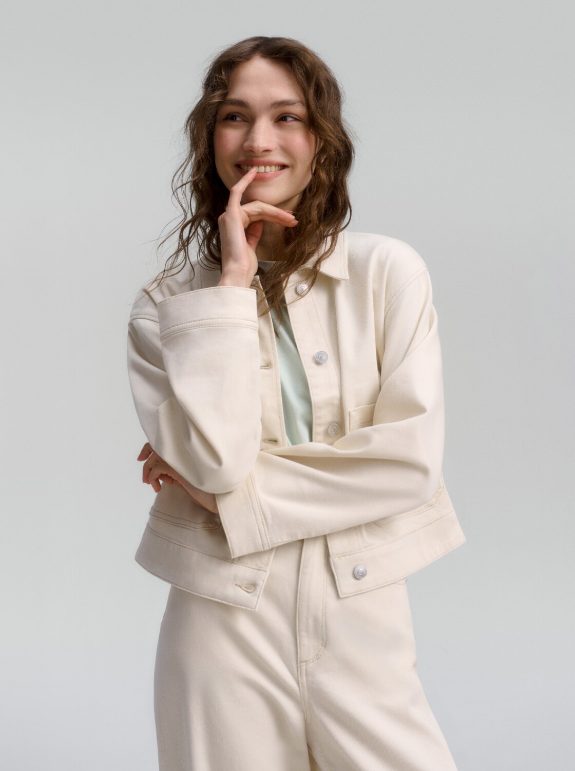 Jeansjacke mit aufgesetzten Taschen - raw offwhite denim