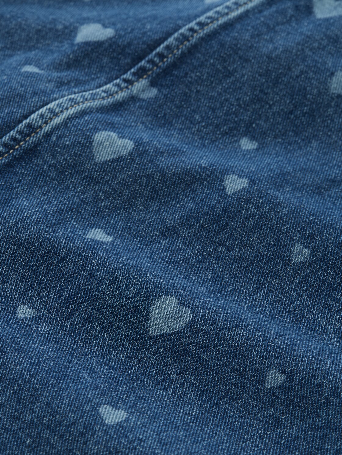 Jeansjacke mit aufgesetzten Taschen - mid blue laser hearts denim - Produkt-Detail-Ansicht