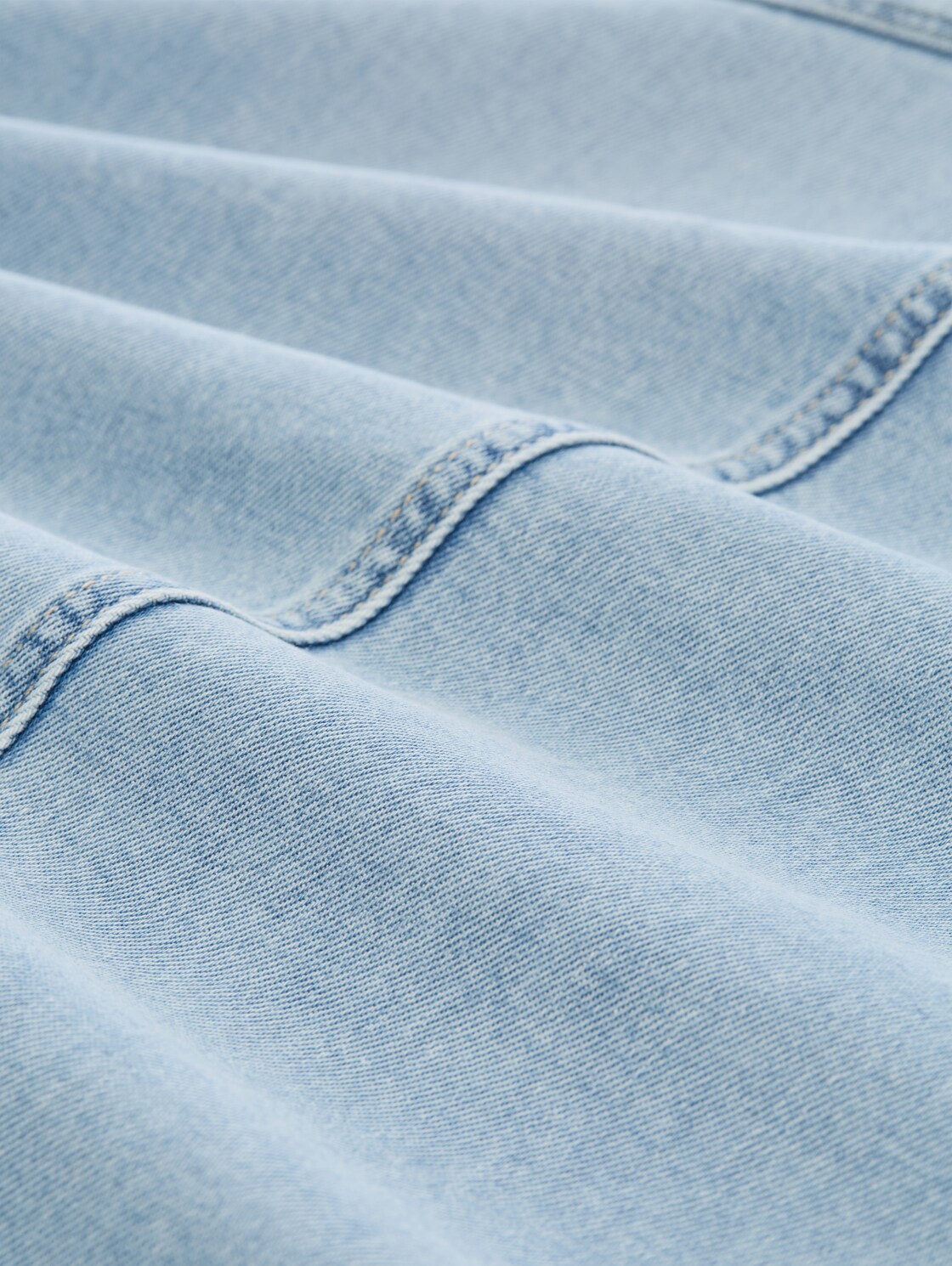 Midi-Jeansrock mit Schlitz - Used Light Stone Blue Denim - Material-Ansicht