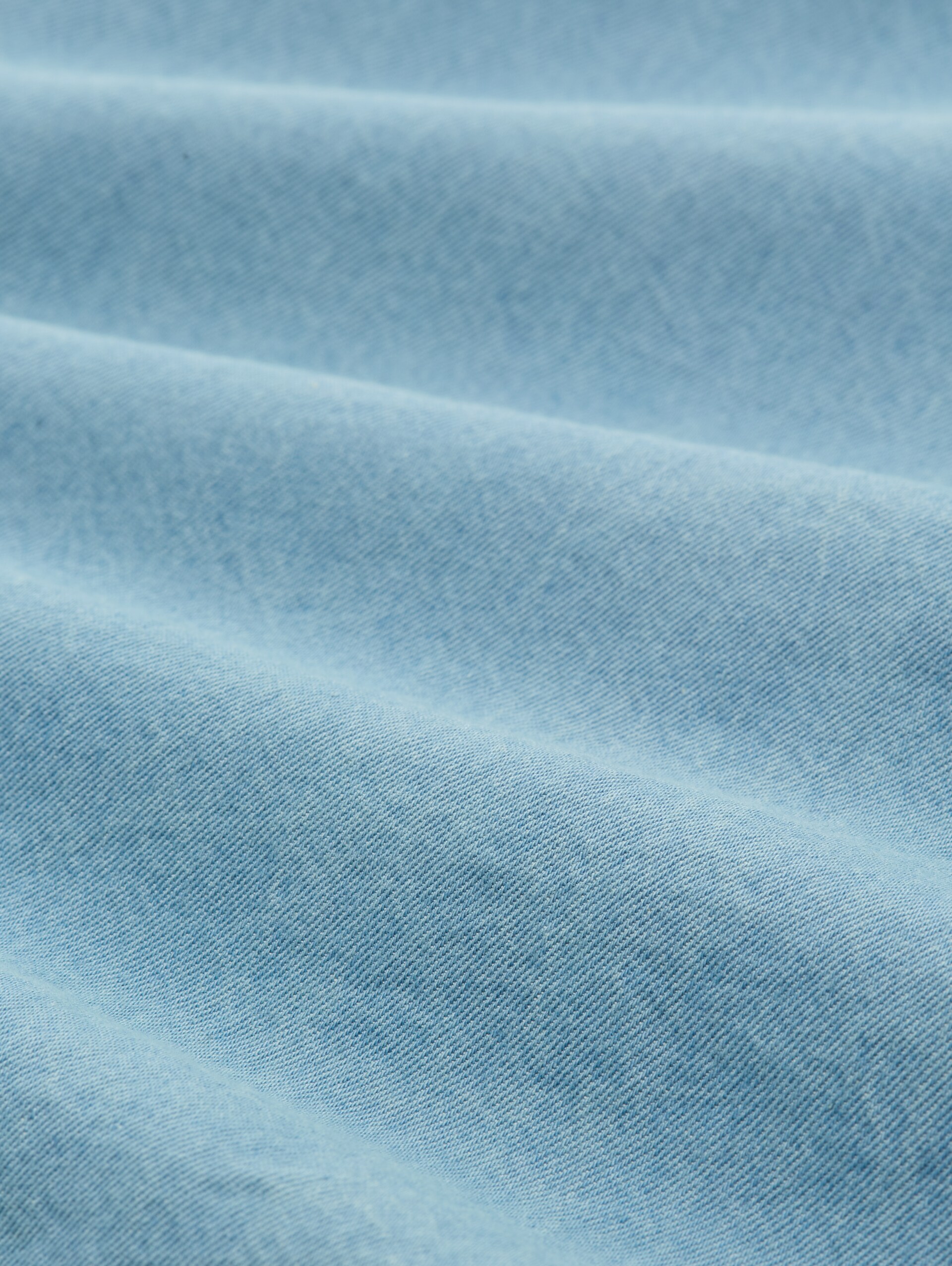 Jeansbluse mit Schleifen-Detail - Clean Light Stone Blue Denim - Material-Ansicht