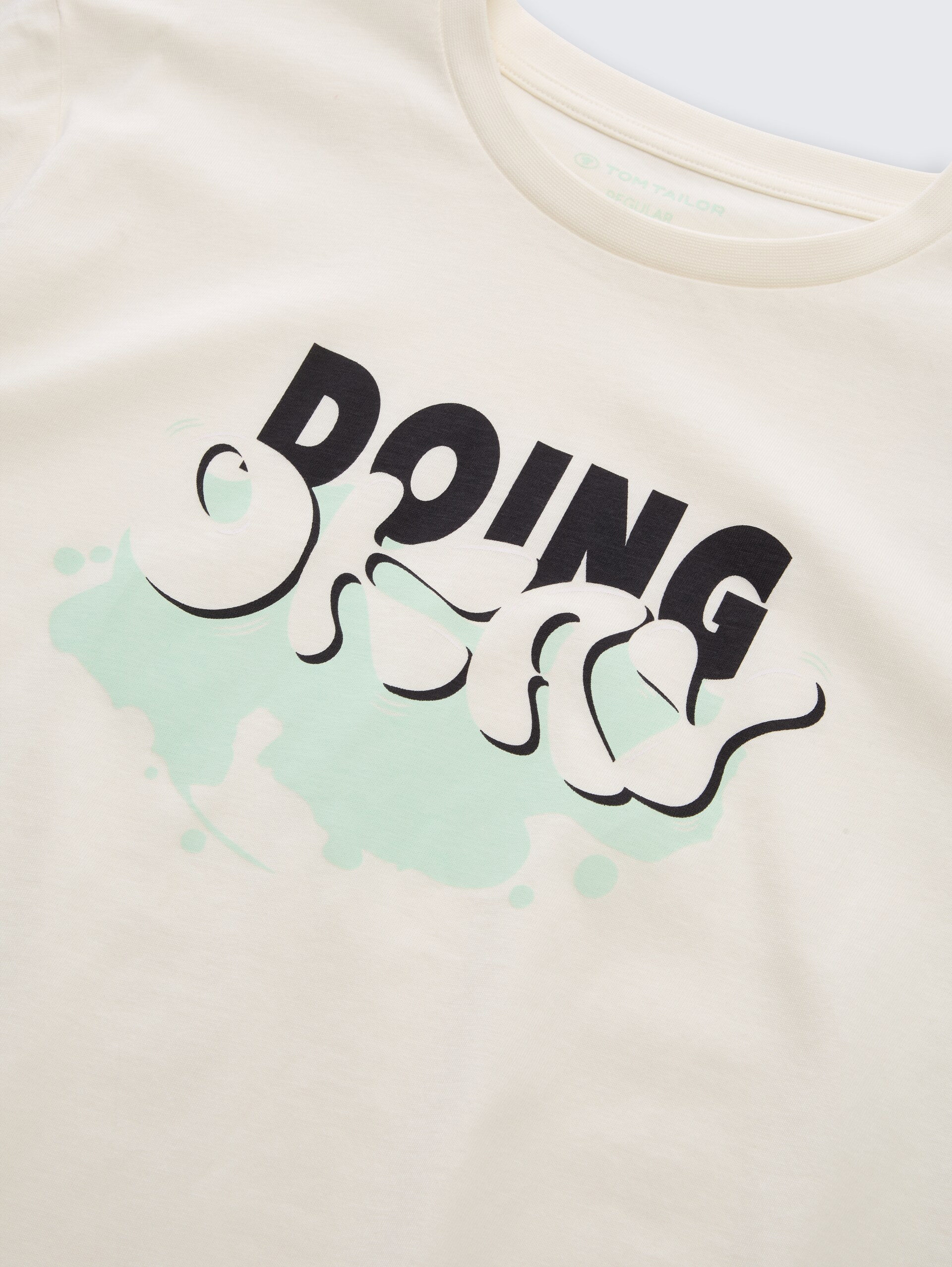 T-Shirt mit Print - Wool White - Detail-Model-Ansicht