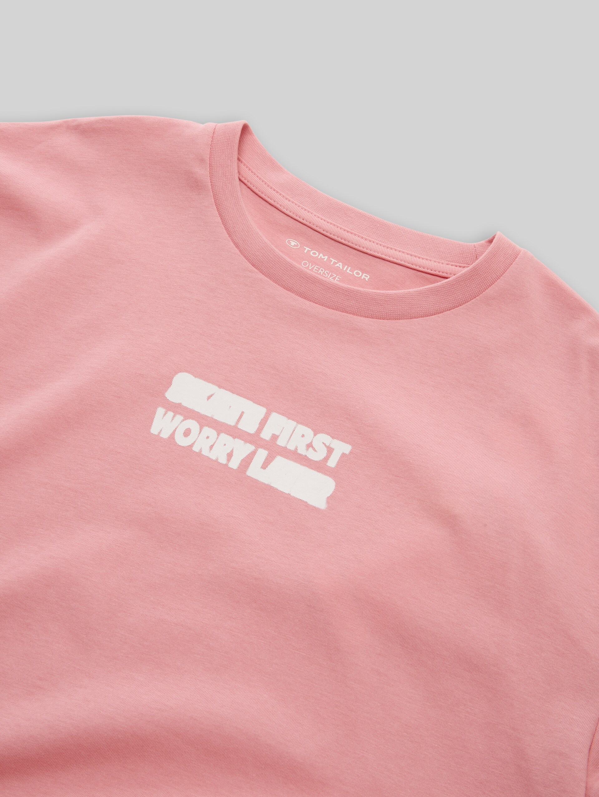 Oversized T-shirt with back print - blush rose - Detail model view