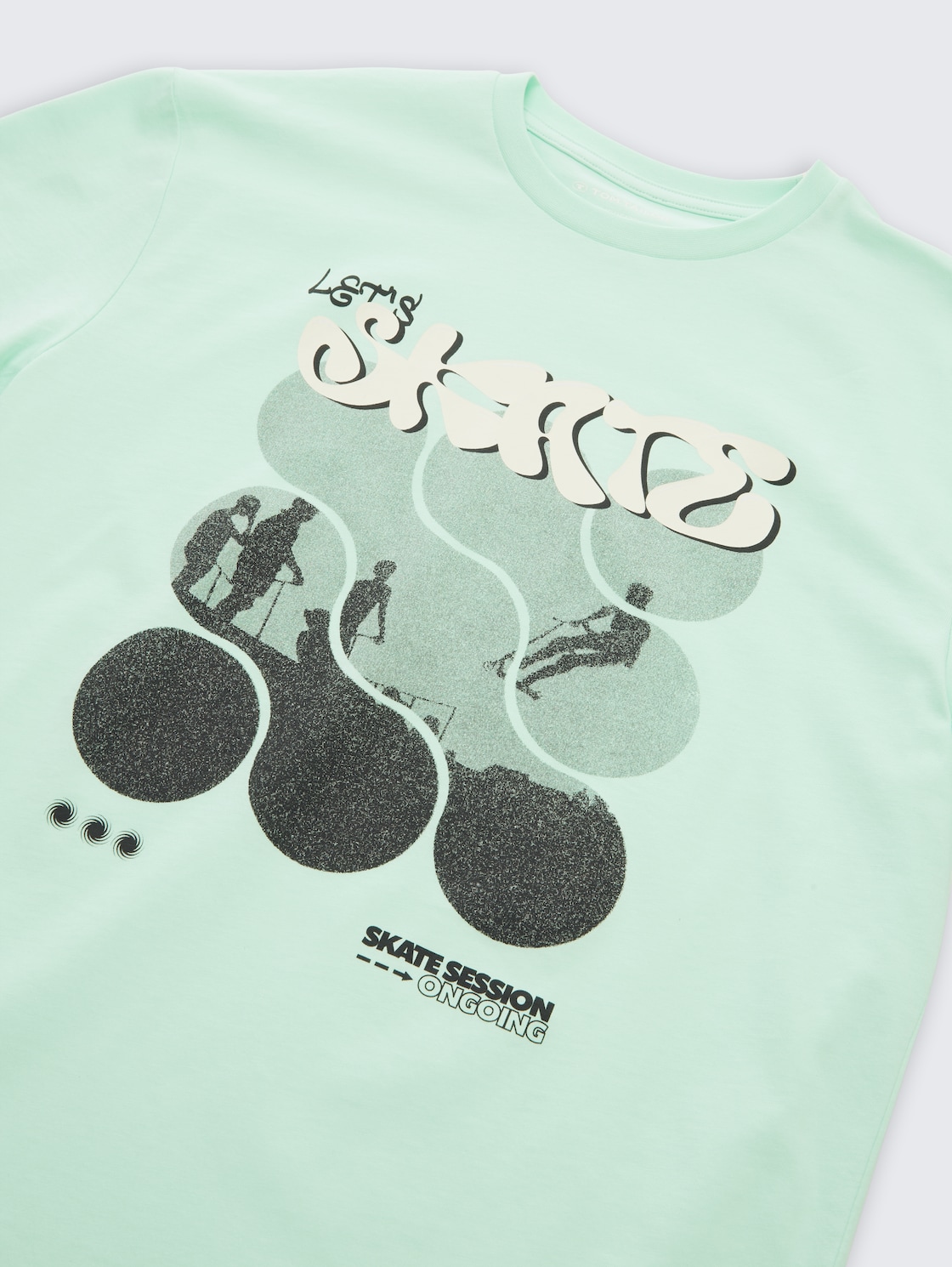 Oversize T-Shirt mit Print - soft sugar green - Detail-Model-Ansicht