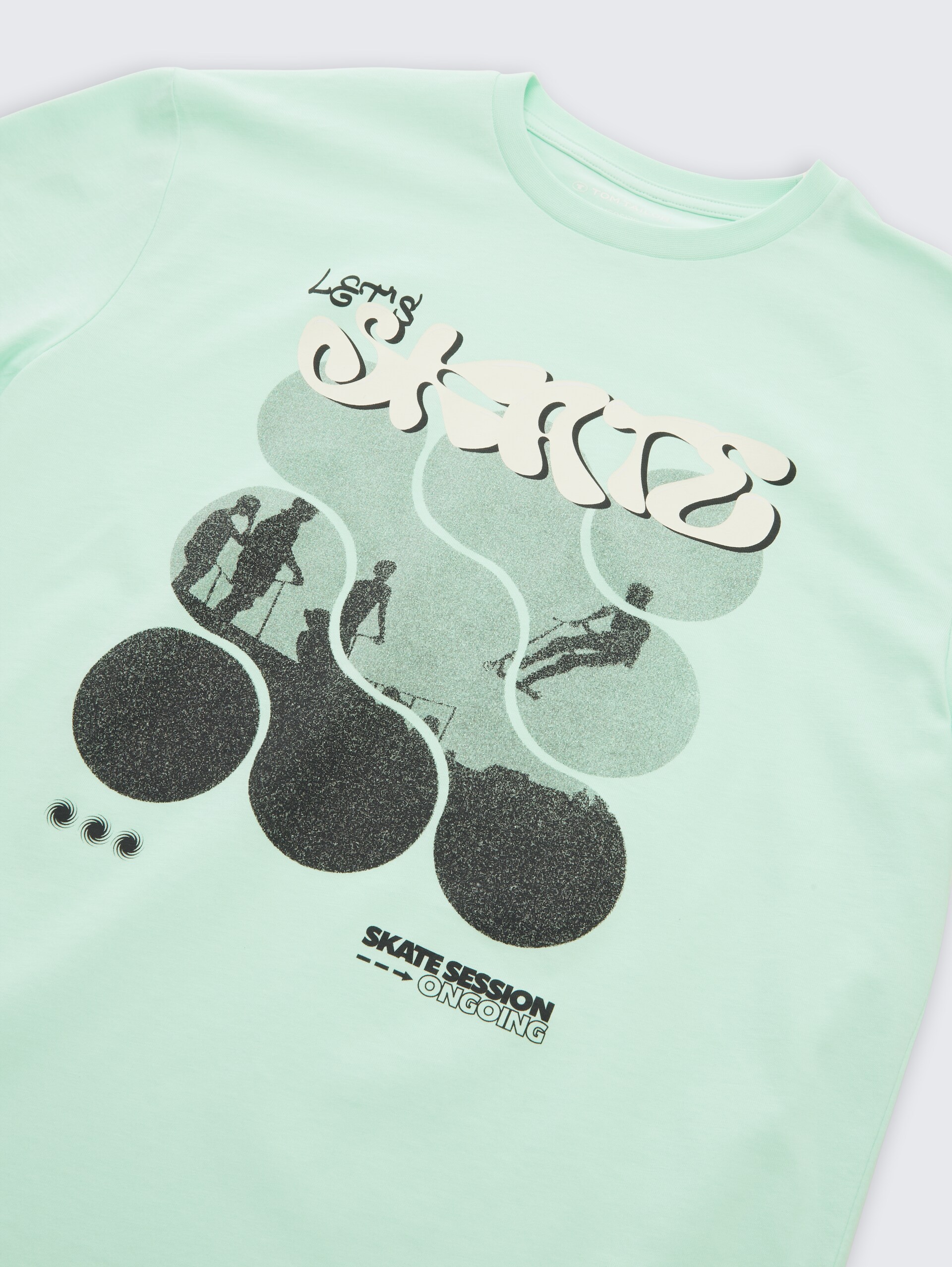 Oversize T-Shirt mit Print - soft sugar green - Detail-Model-Ansicht