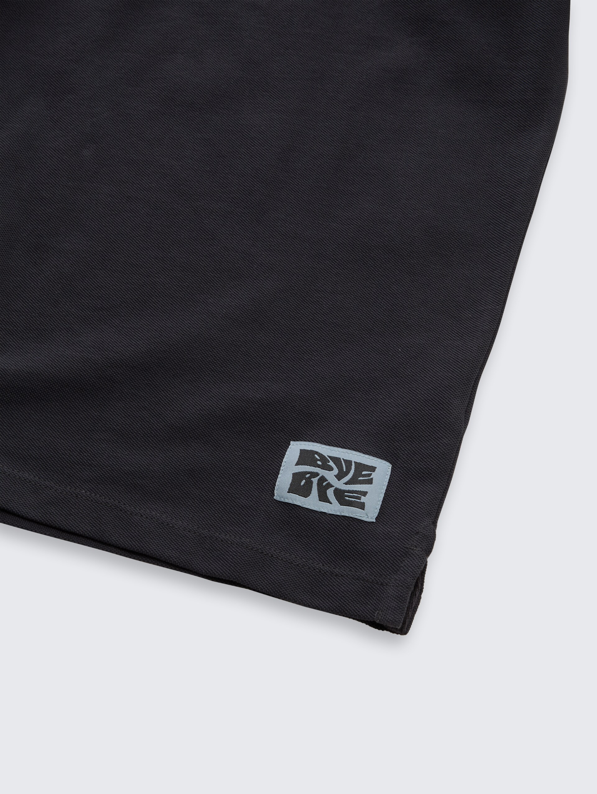 Piqué poloshirt met logo-badge - coal grey