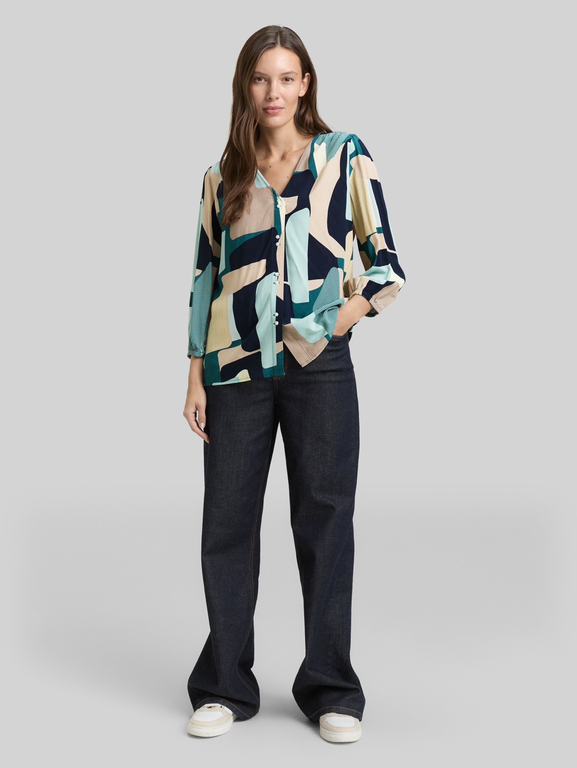 Viscose blouse - abstract stripe print - Model front view